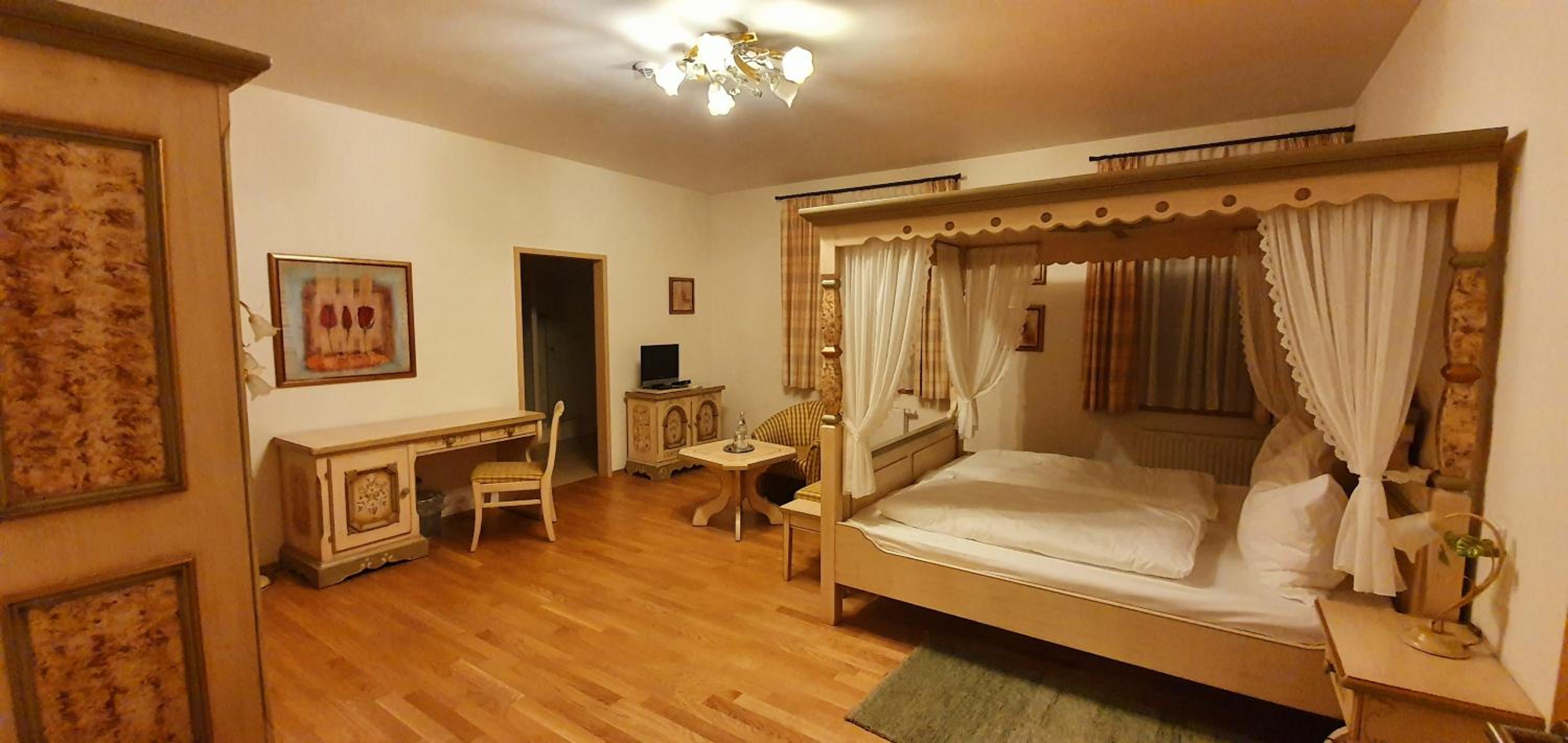 Deluxe Double Room - Photo 2