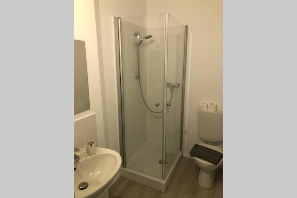 Single Room with Private Bathroom photo 3