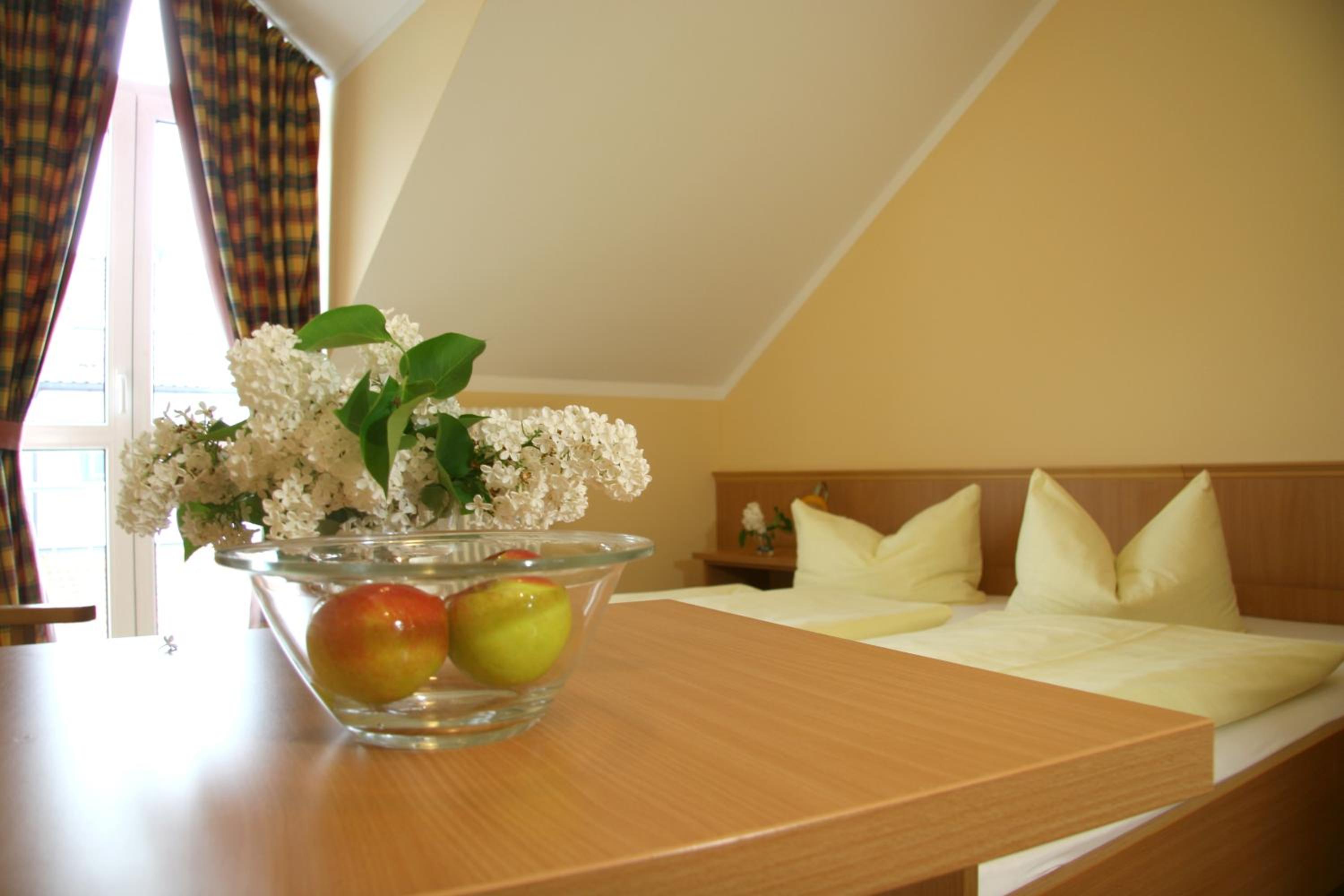Standard Double Room with Shower - Photo 5