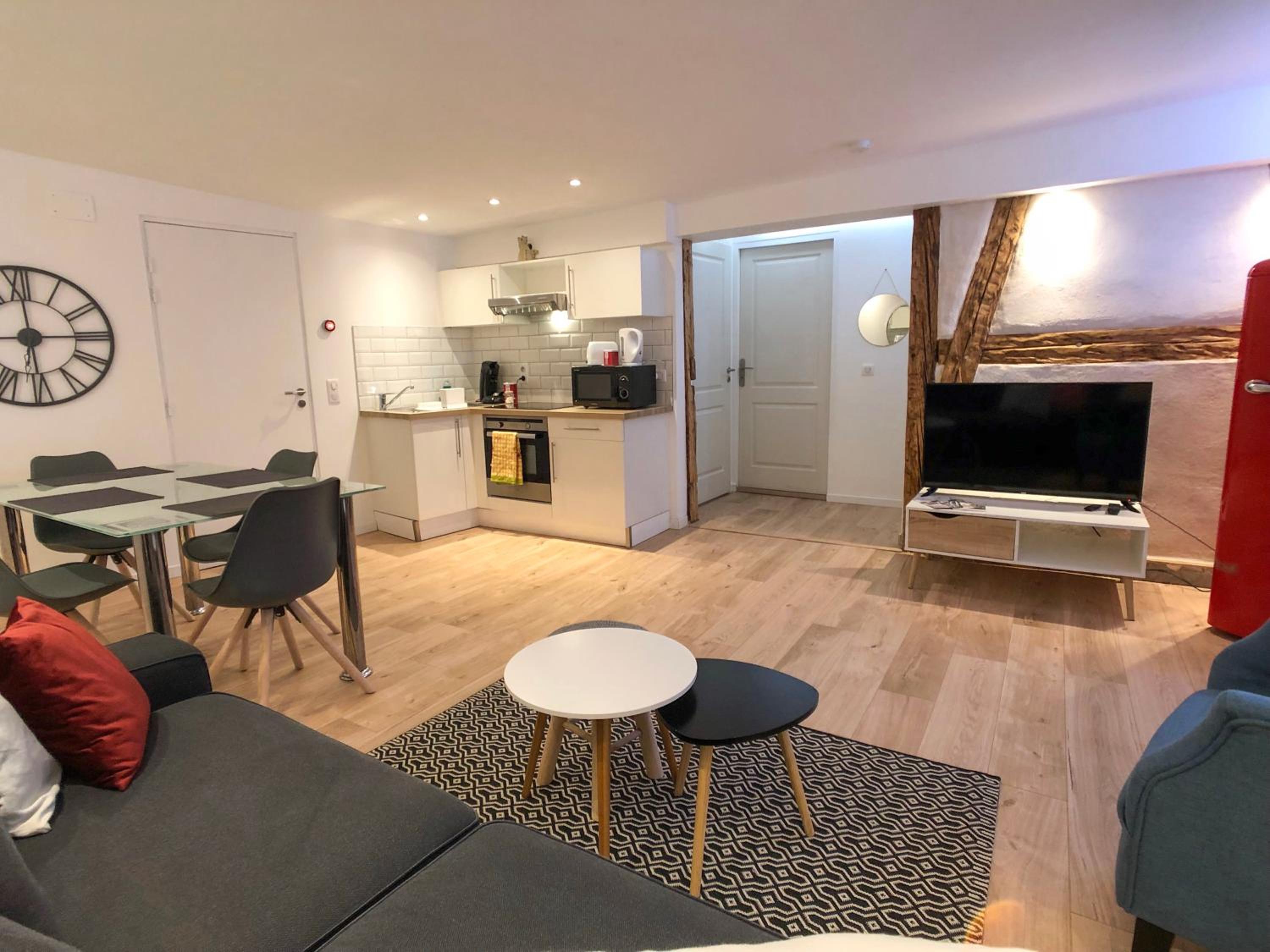 Deluxe Apartment - Photo 3