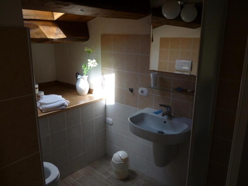 Single Room With Bathroom photo 2