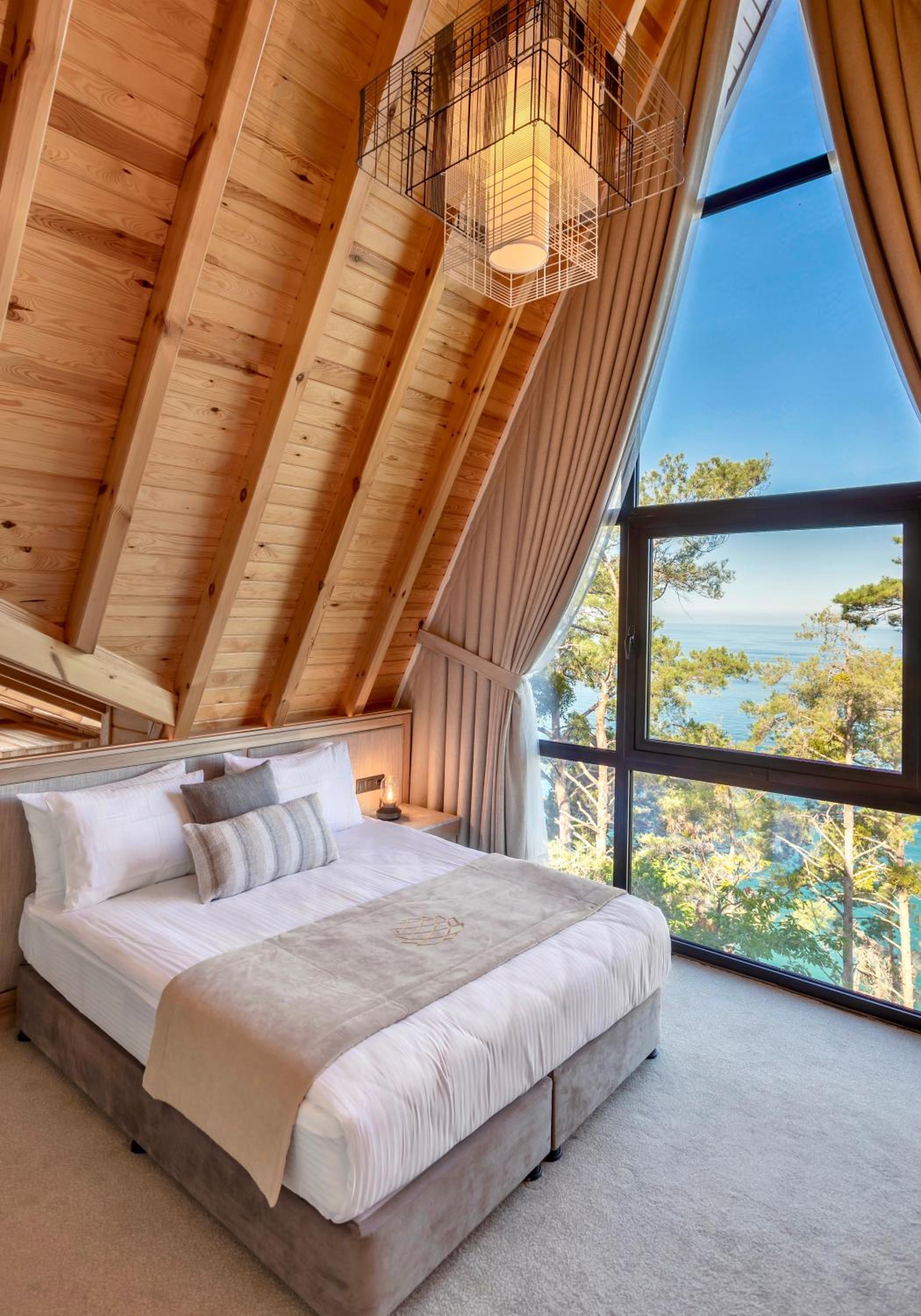 Deluxe Suite with Sea View