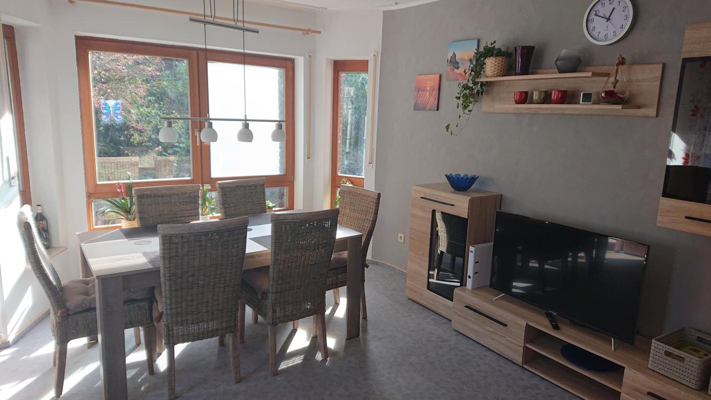 Two-Bedroom Apartment - Photo 2