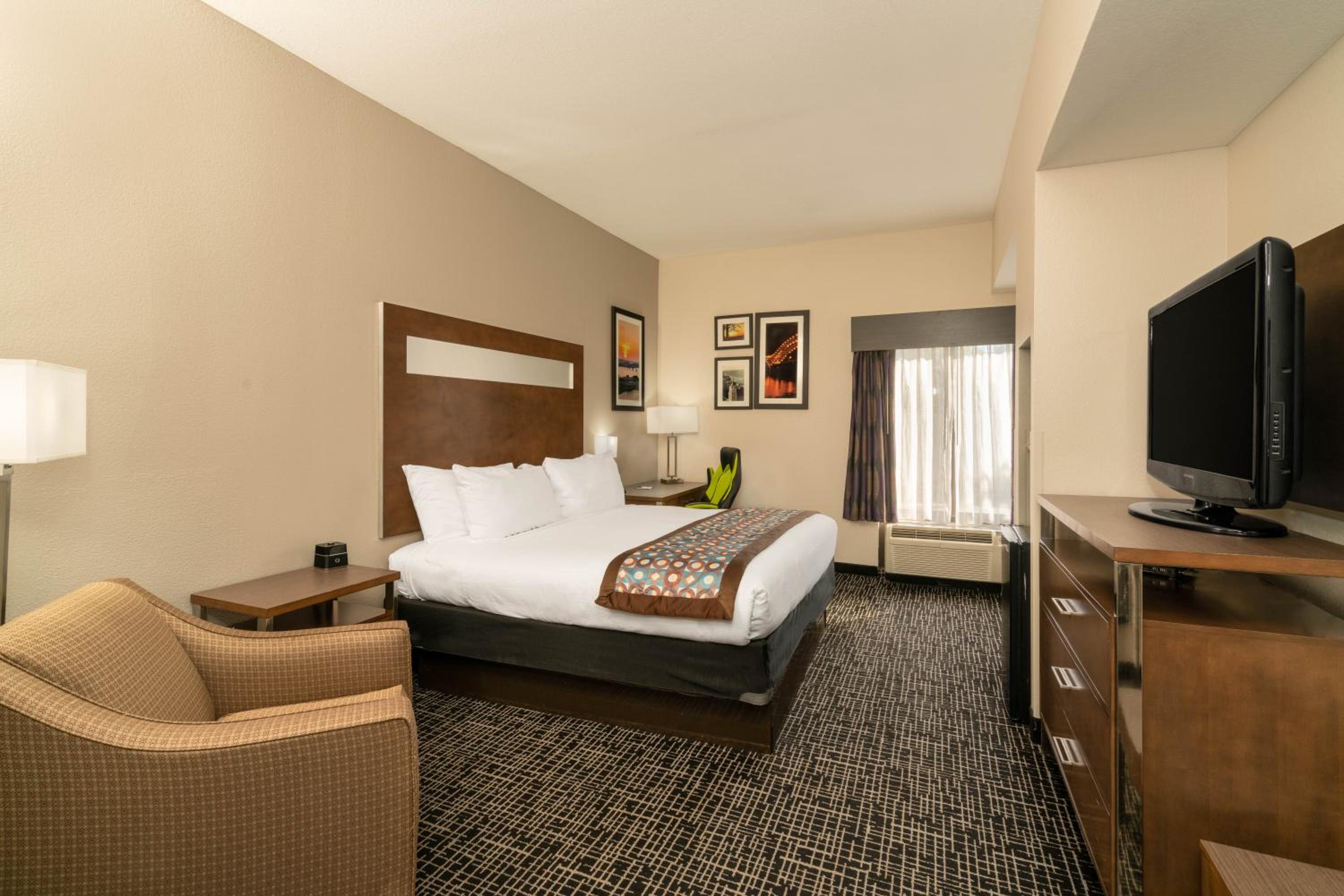King Room - Mobility Access/Non-Smoking - Photo 1