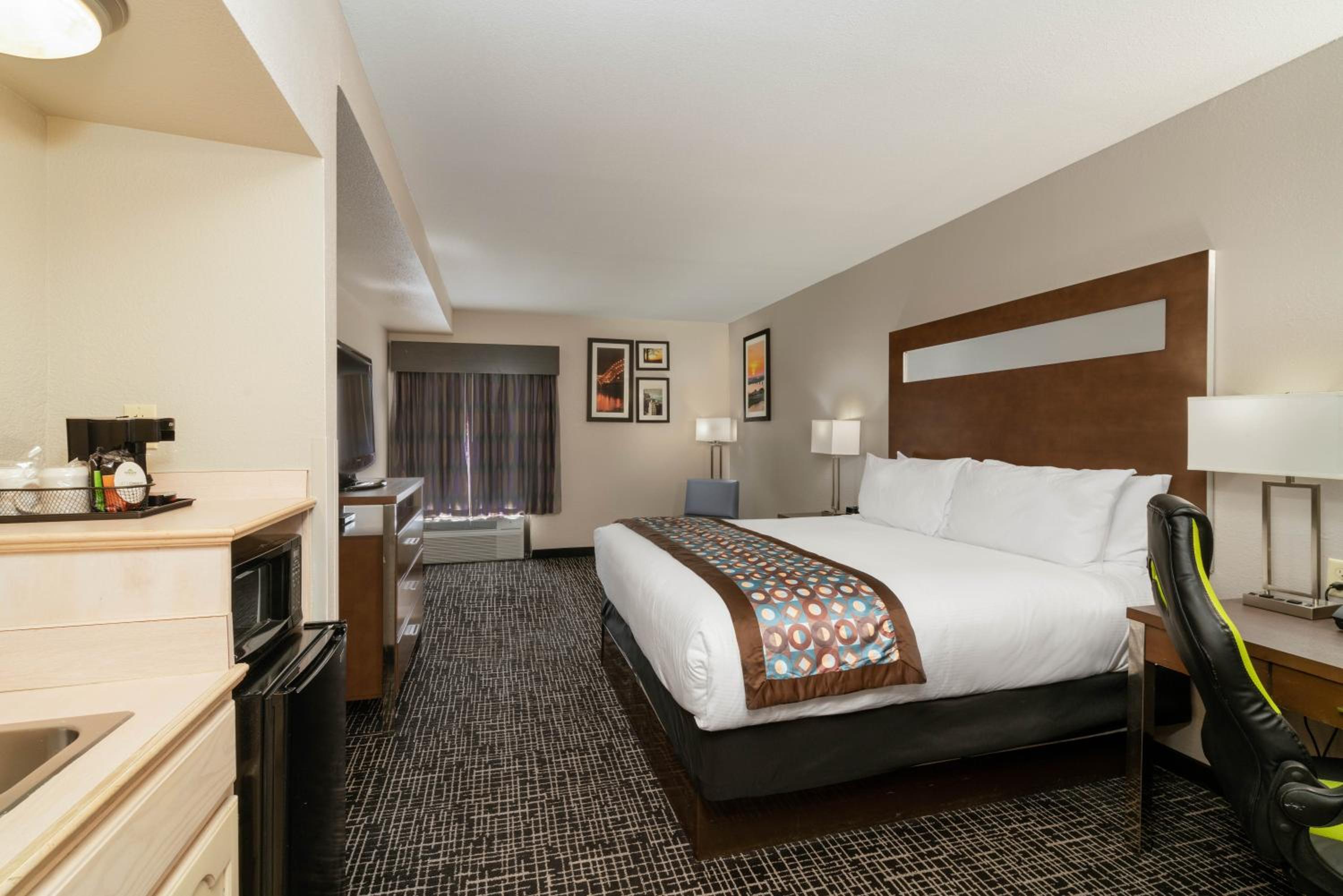 King Room - Non-Smoking - Photo 1