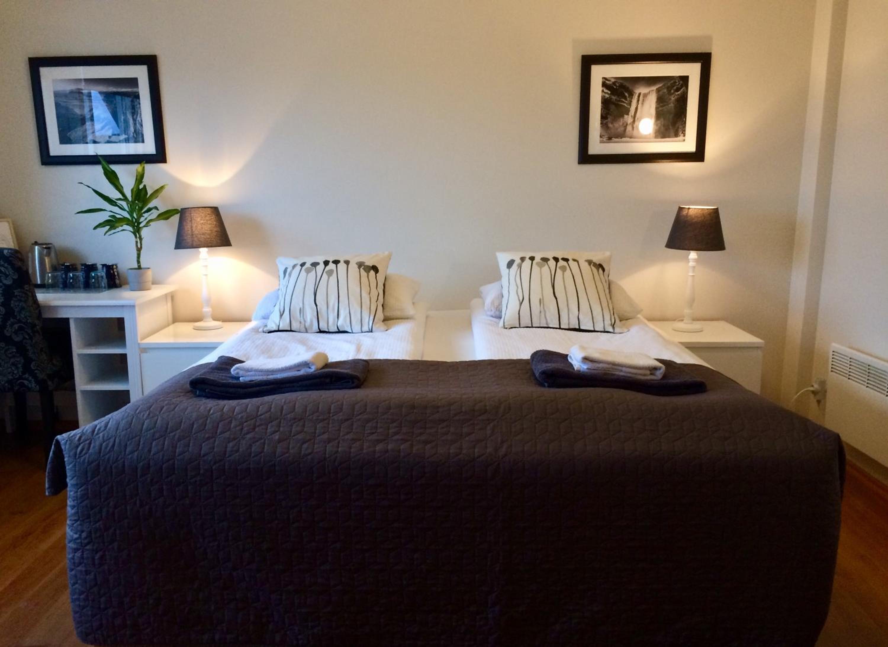 Basic Triple Room with Shared Bathroom photo 3