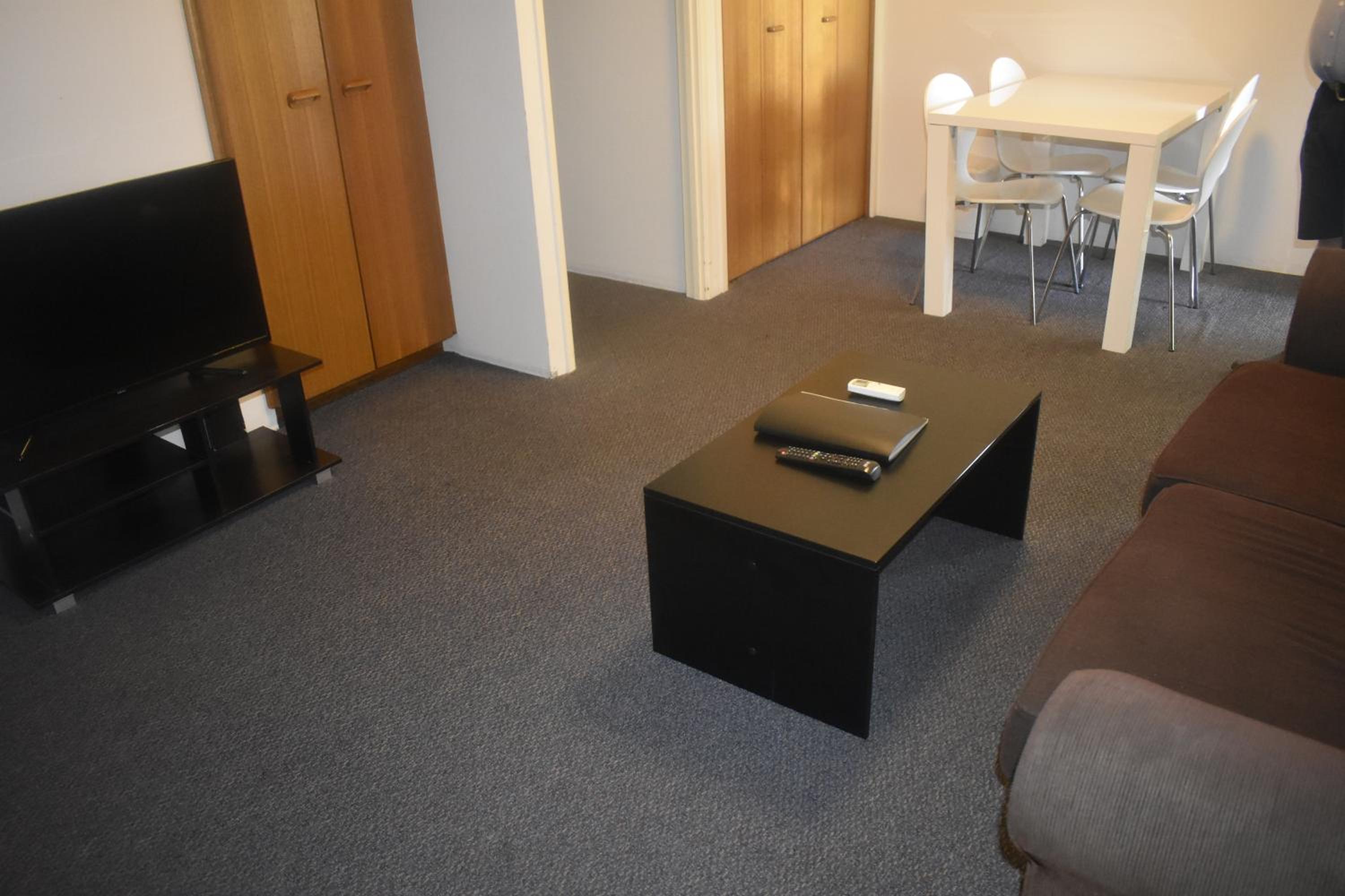 One-Bedroom Suite - Photo 10