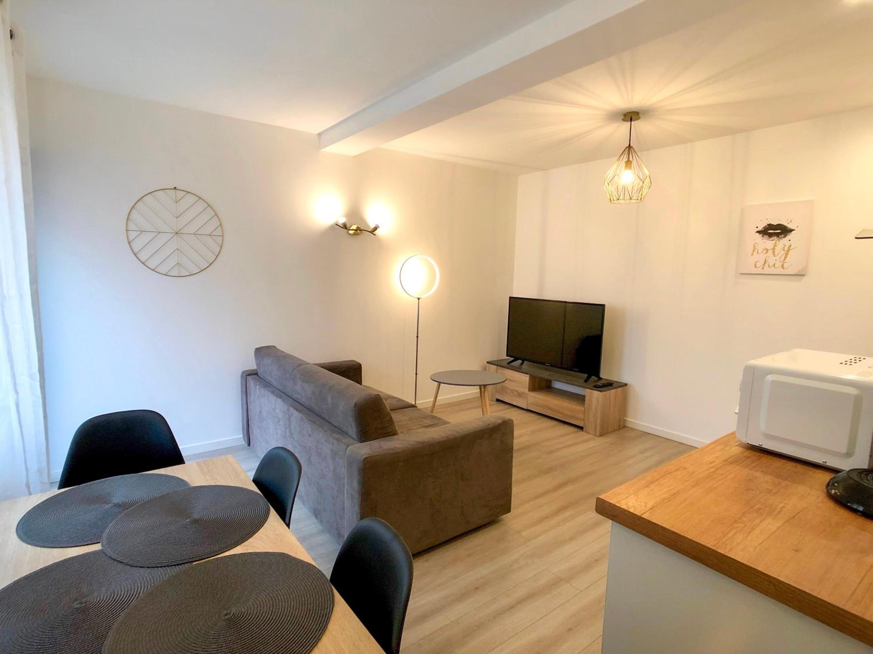 Deluxe Apartment