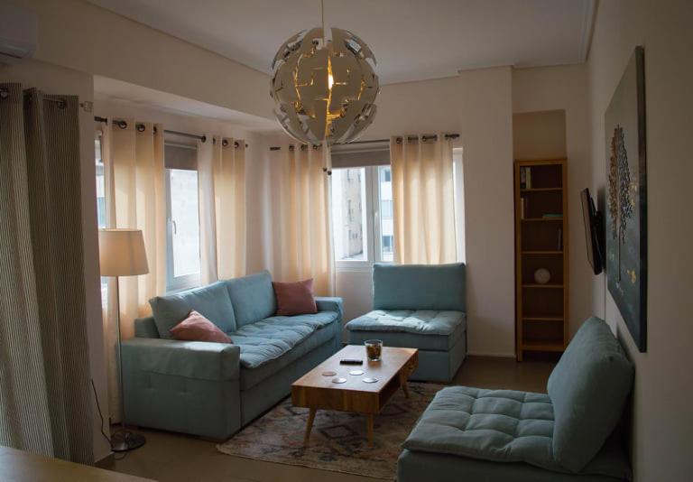 One-Bedroom Apartment - Photo 2