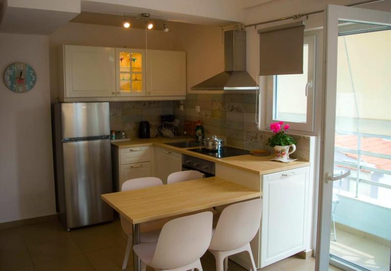 One-Bedroom Apartment - Photo 3