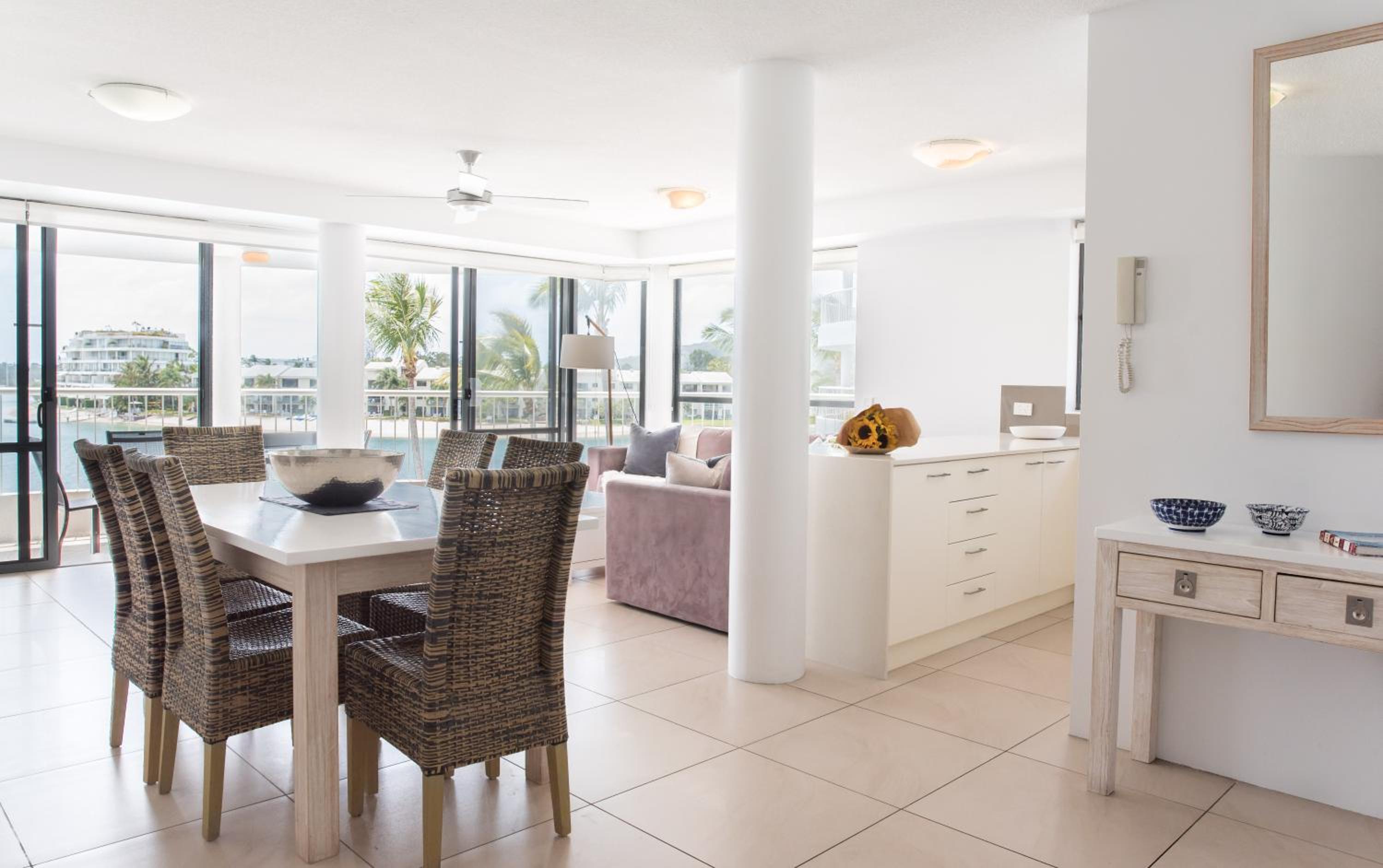 Deluxe Three-Bedroom Apartment - Waterfront