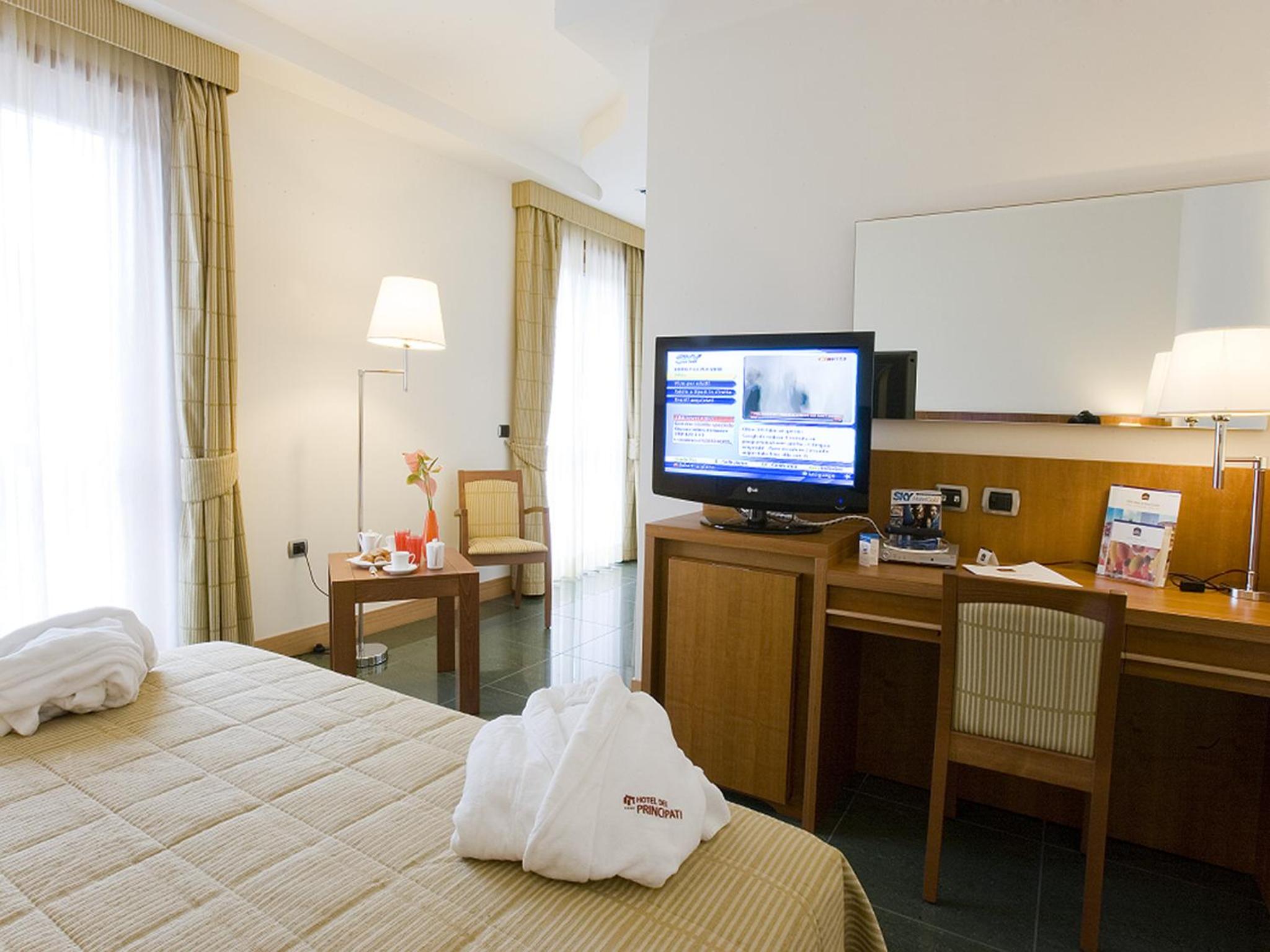 Deluxe Double or Twin Room with Balcony - Photo 2