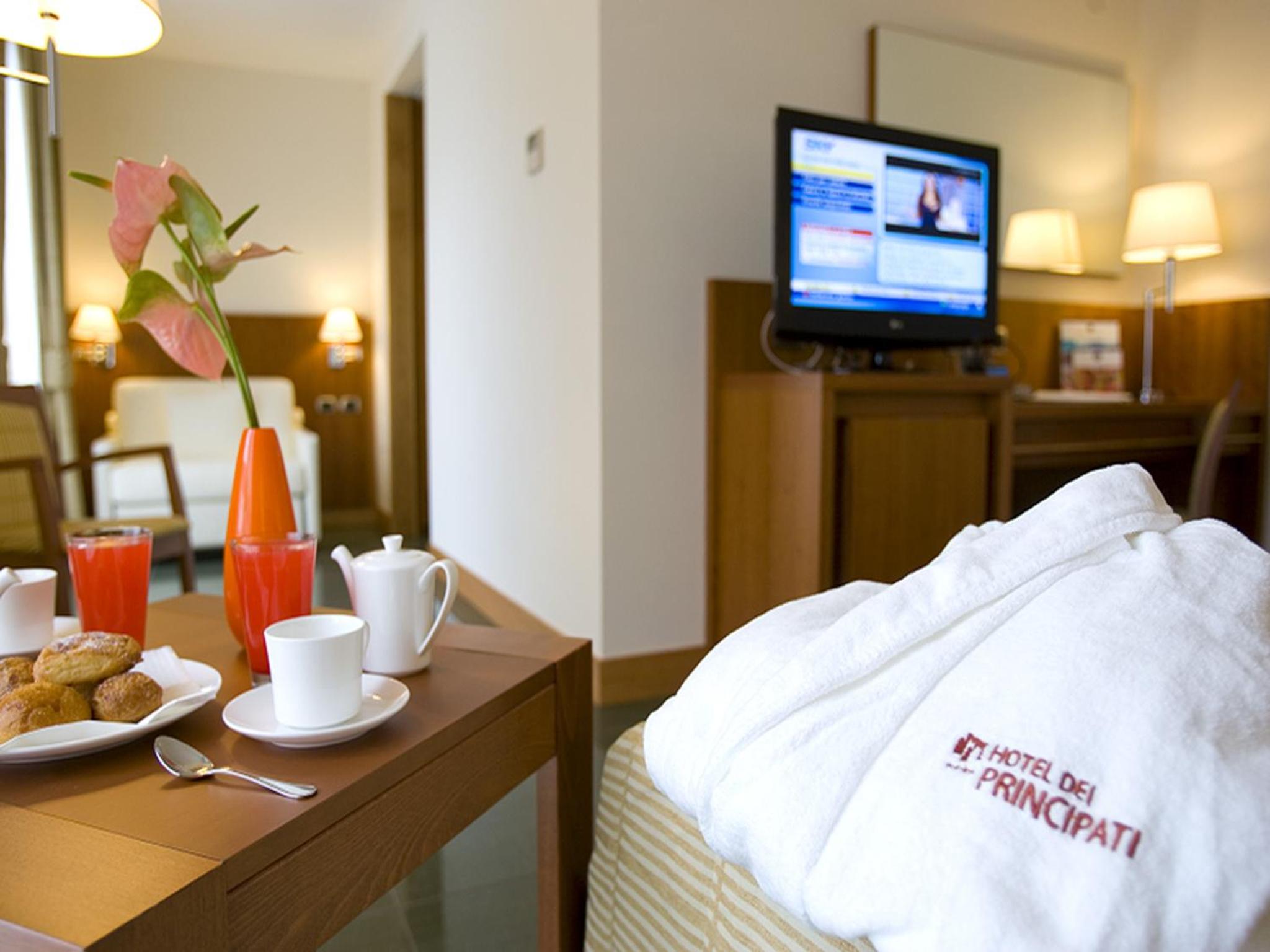 Deluxe Double or Twin Room with Balcony - Photo 3