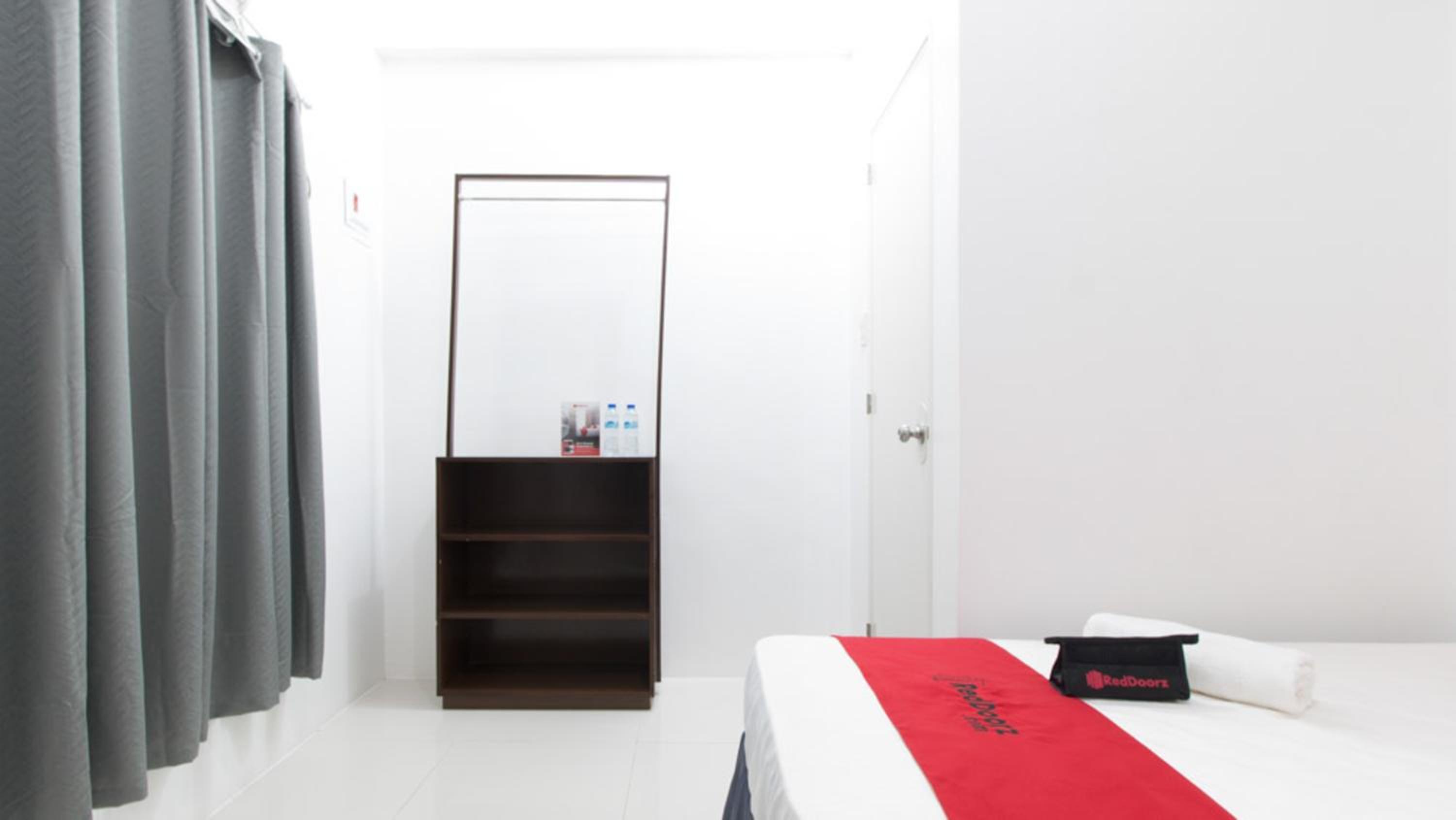 Standard Twin Room - Photo 2