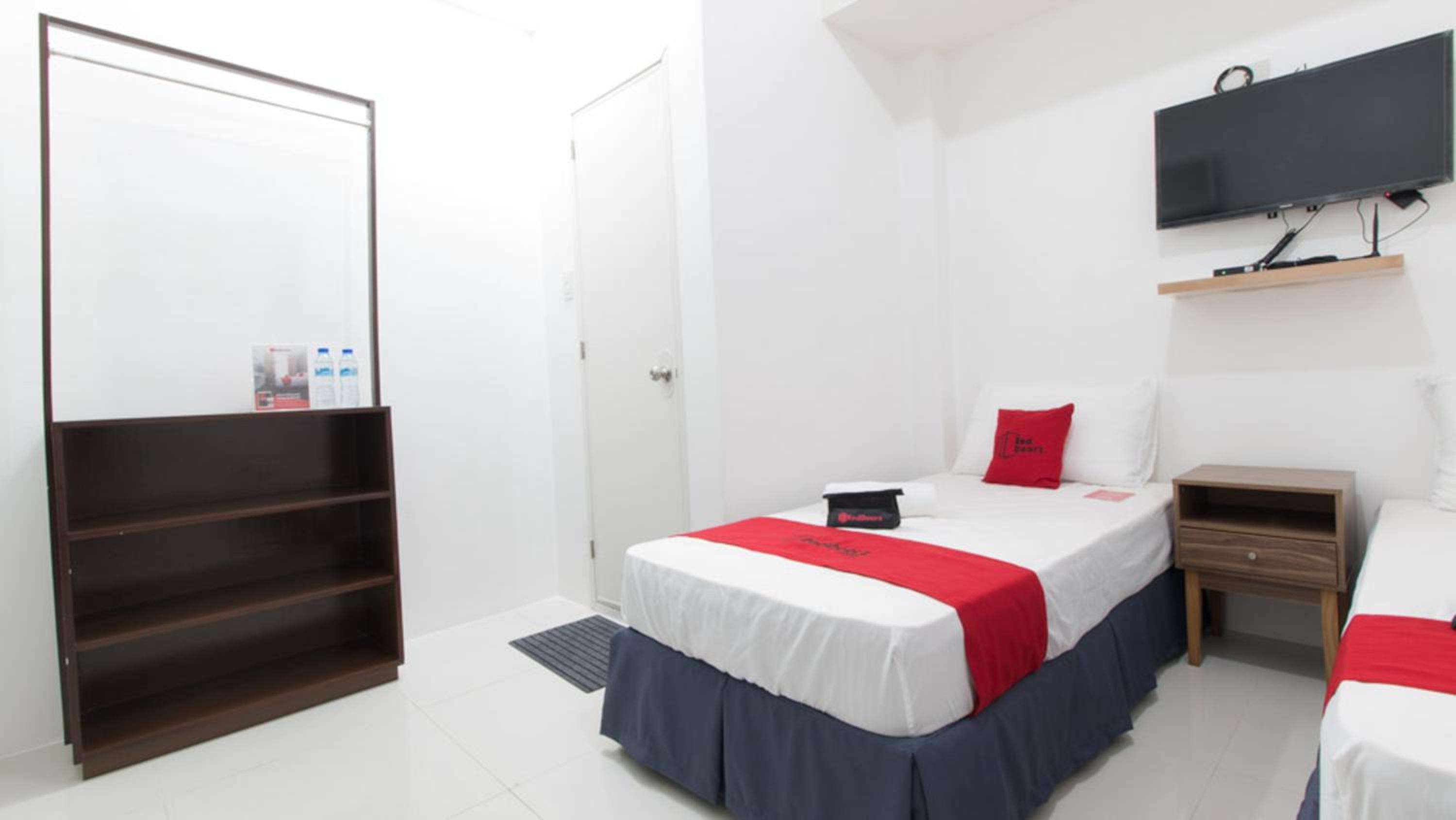 Standard Twin Room - Photo 3