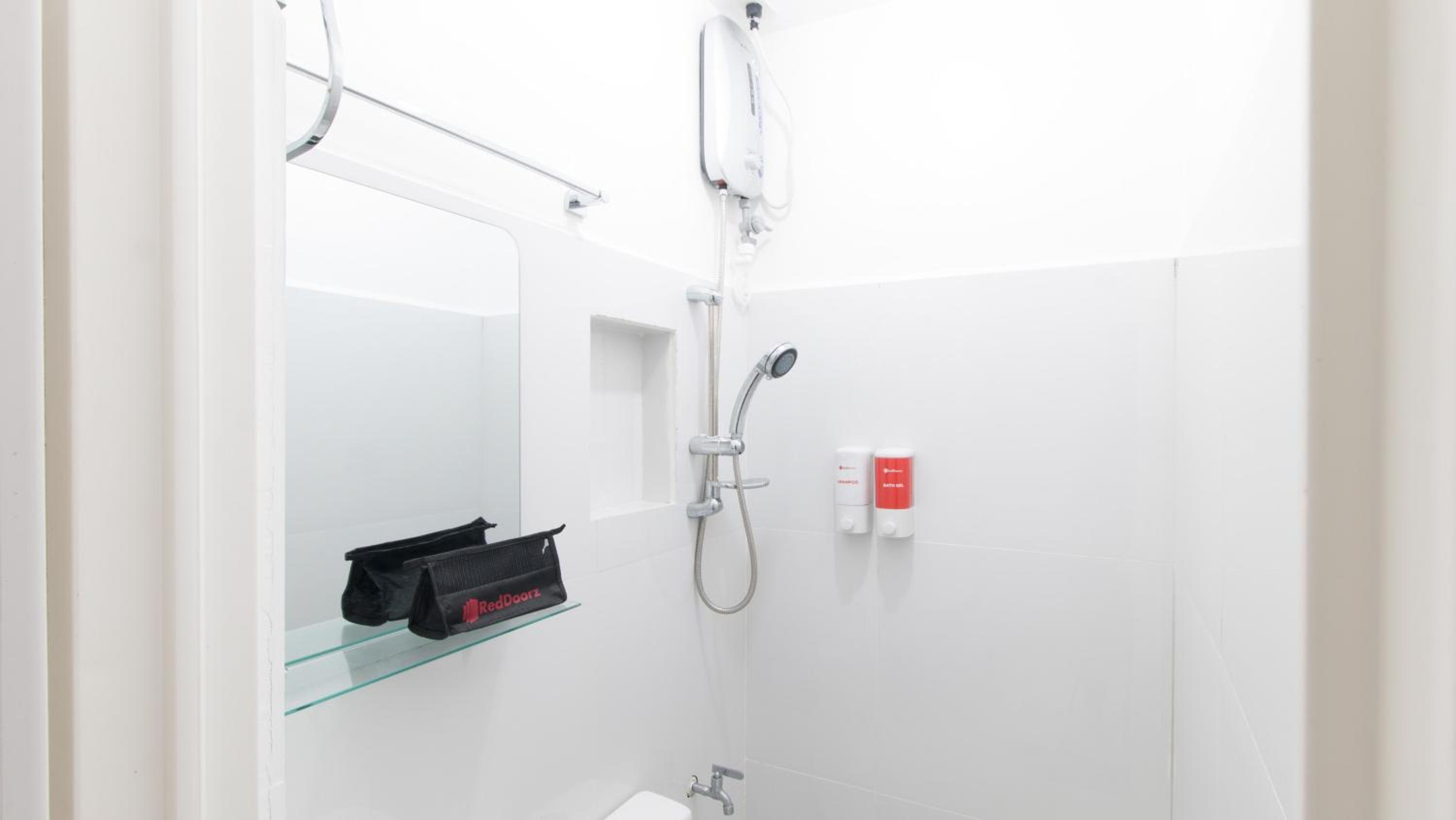 Standard Double Room - Photo 3