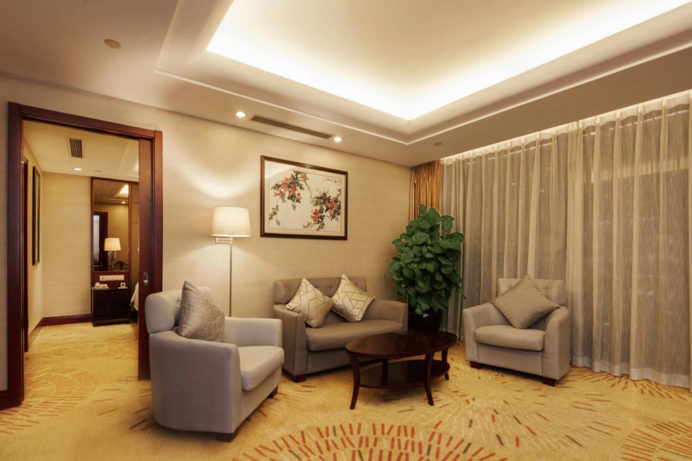 Deluxe Suite photo 2