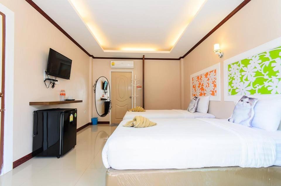 Standard Twin Room - Photo 1