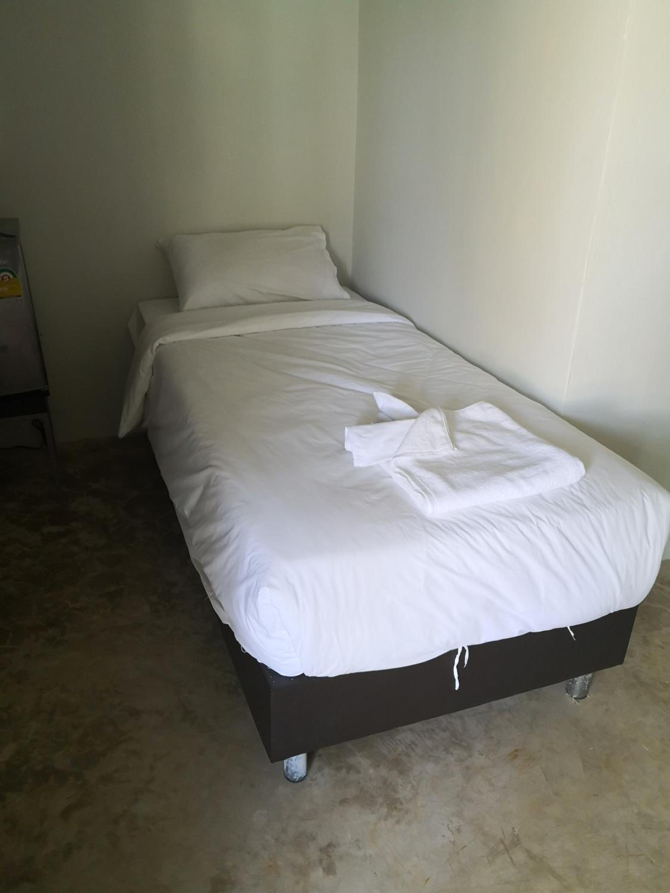 Triple Room with Pool View - Photo 4