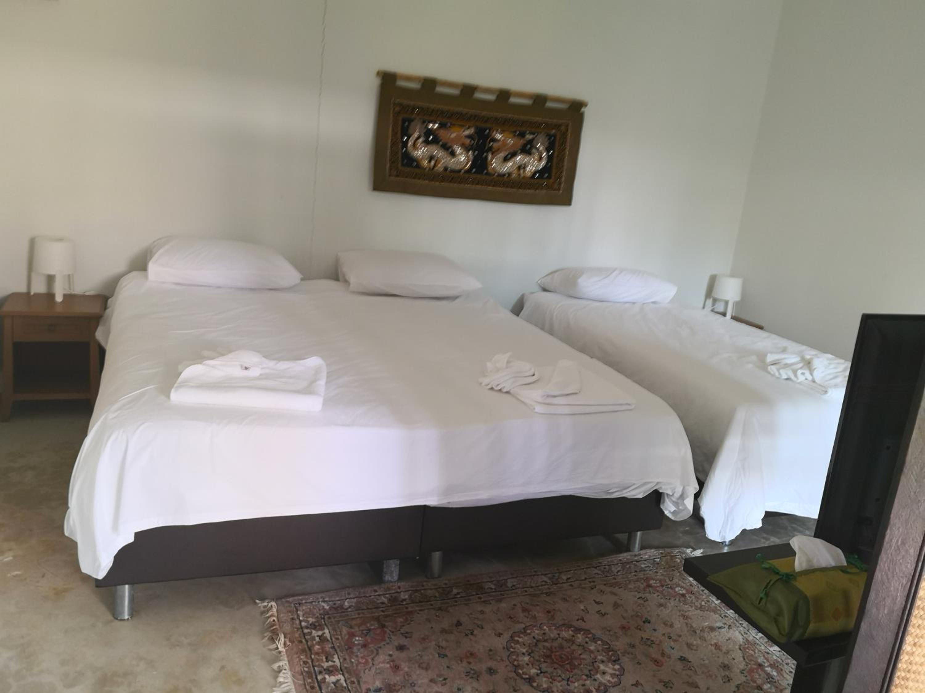 Triple Room with Pool View - Photo 3