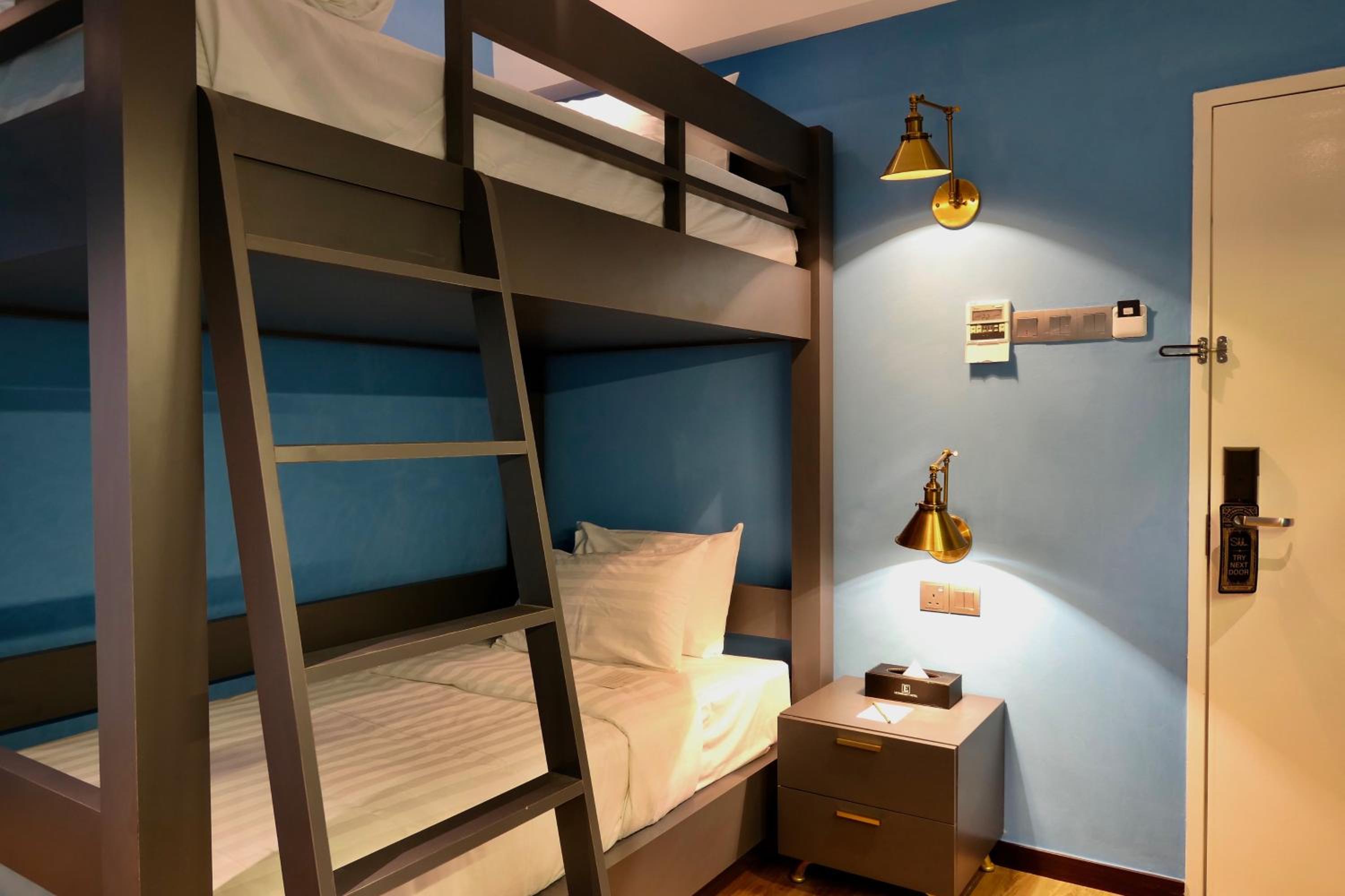 Attache Room - Photo 5