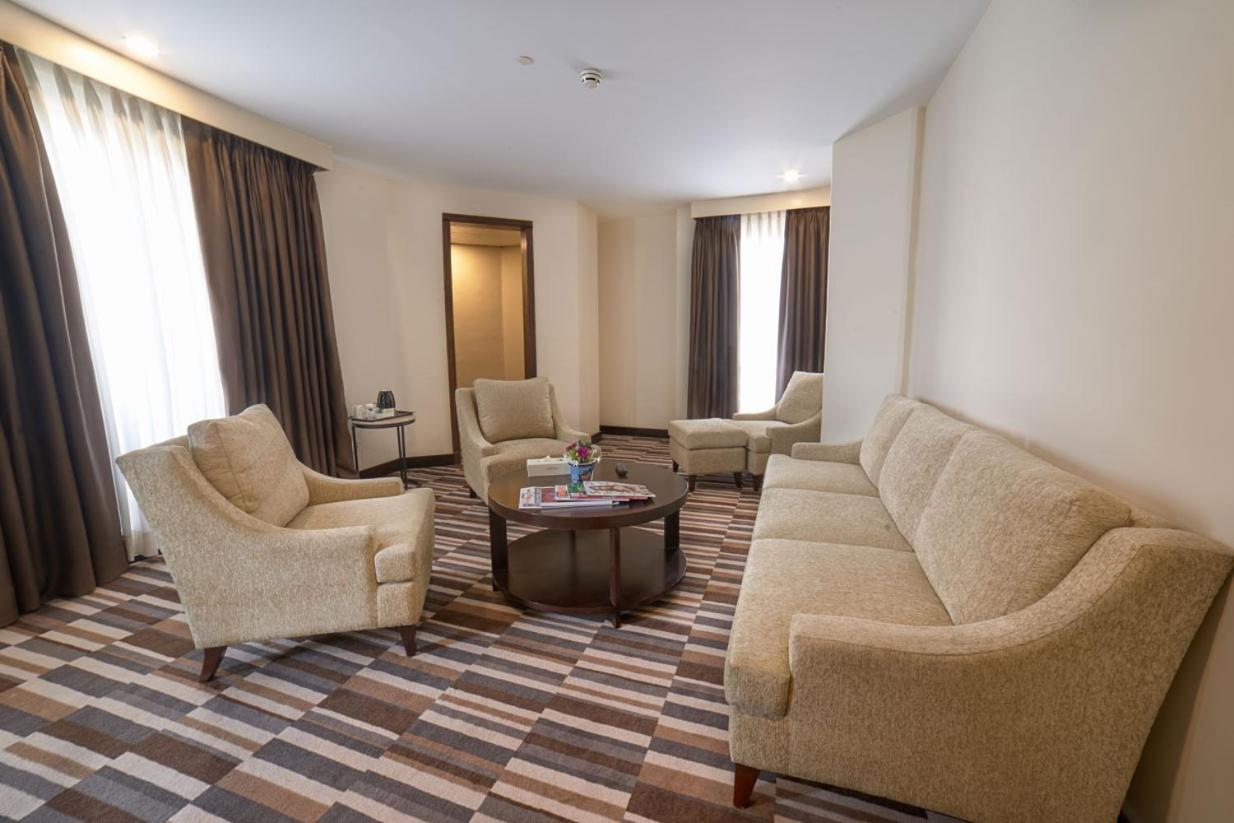 Deluxe Suite - Photo 4