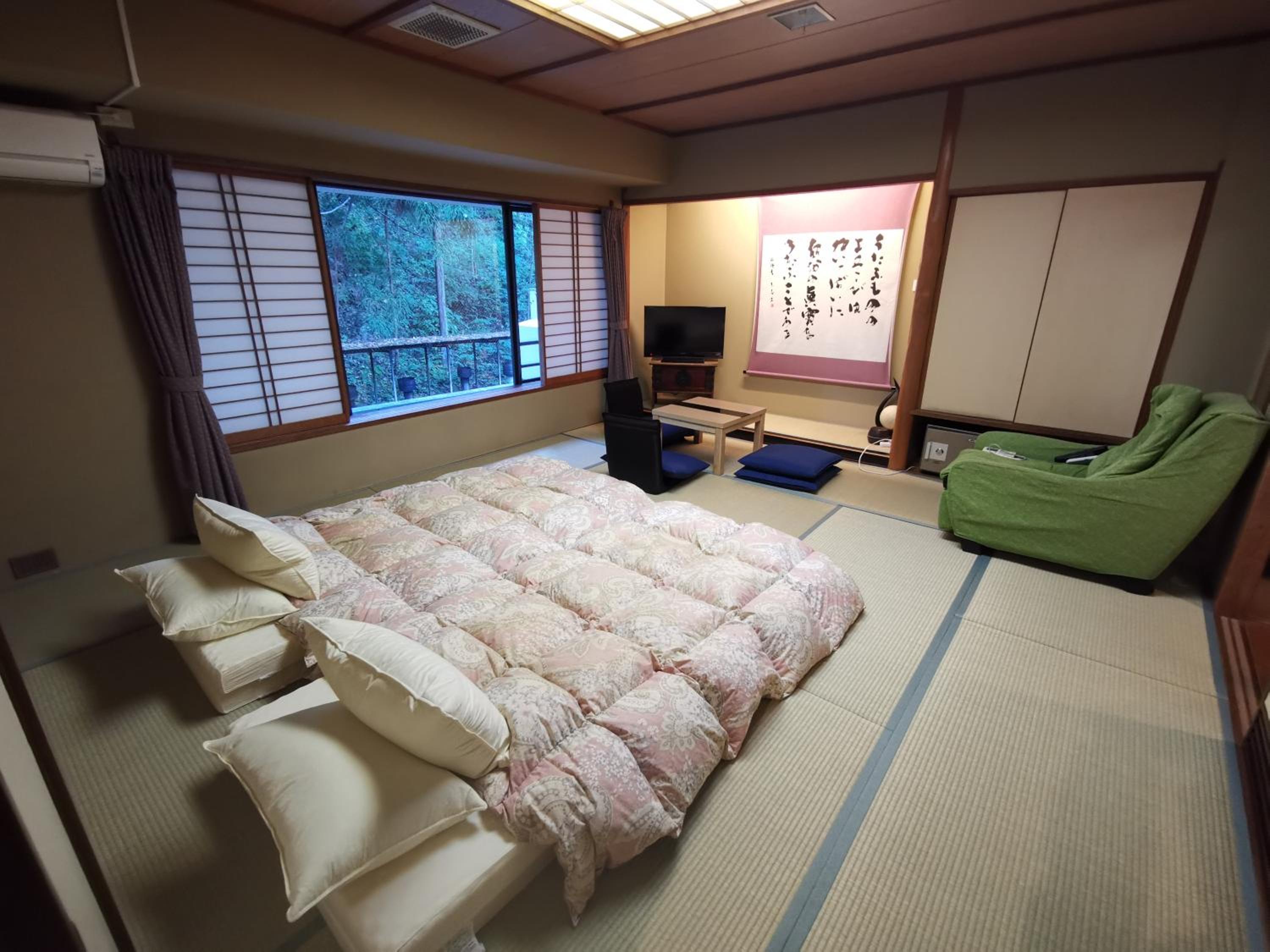 Double Room with Private Bathroom photo 3