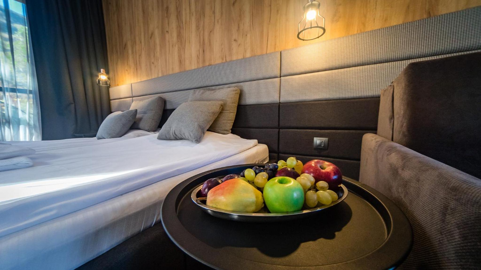 Double Room with Balcony and Mountain View - Photo 1