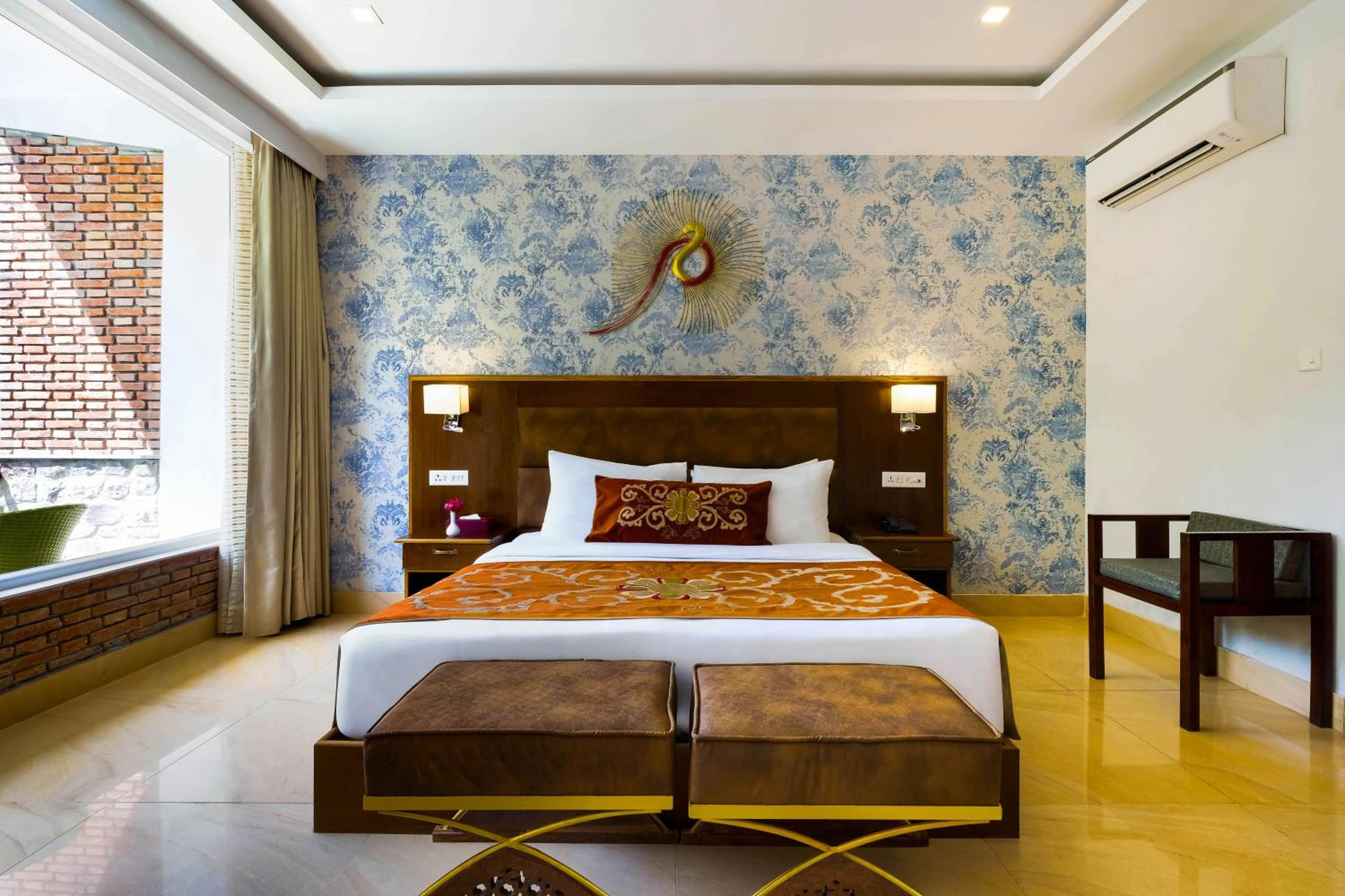 	Executive Ganges View Room with Private Balcony - Photo 4