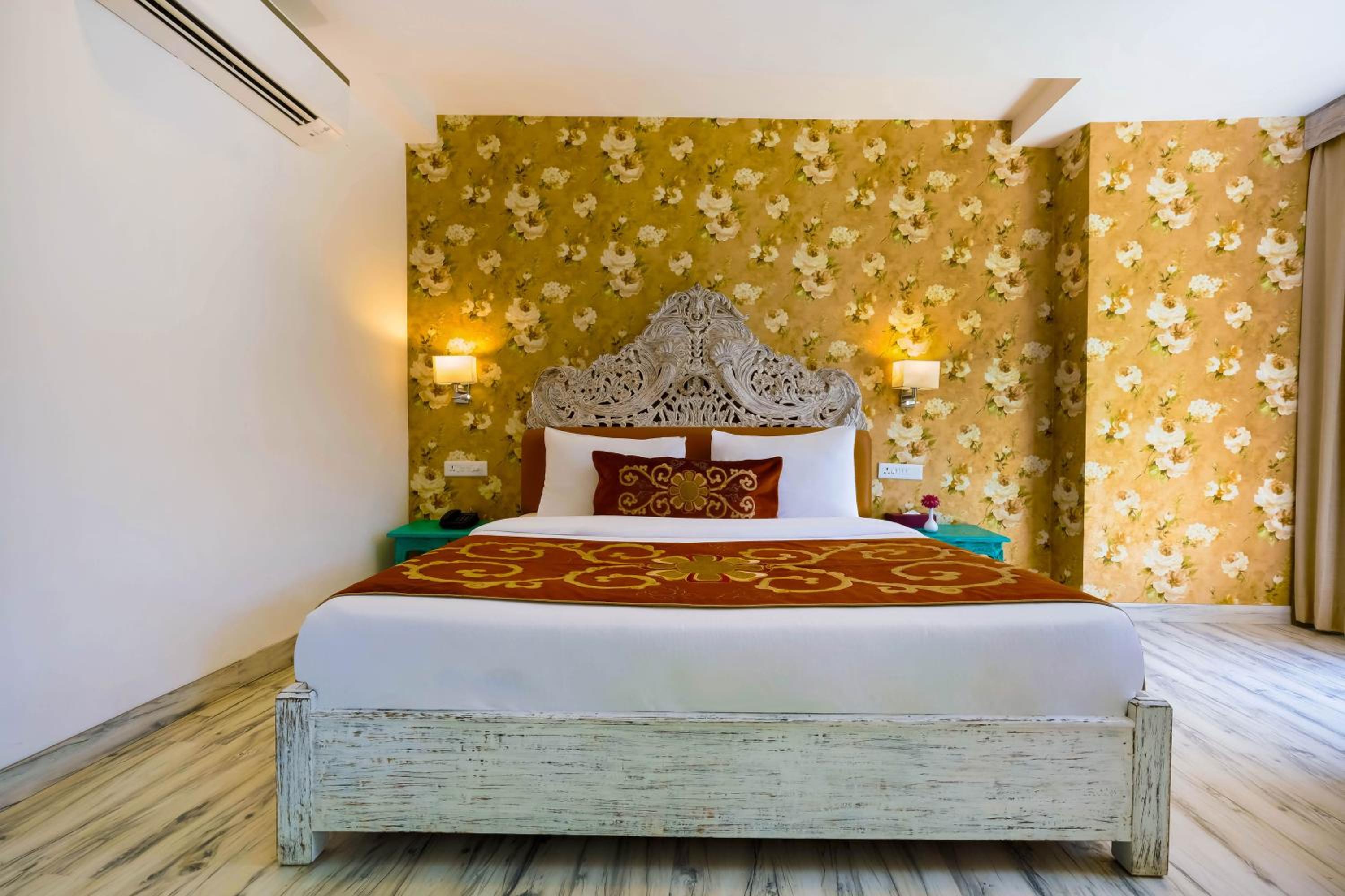 2 Bed Room Suite with Private Balcony & Ganges View - Photo 3