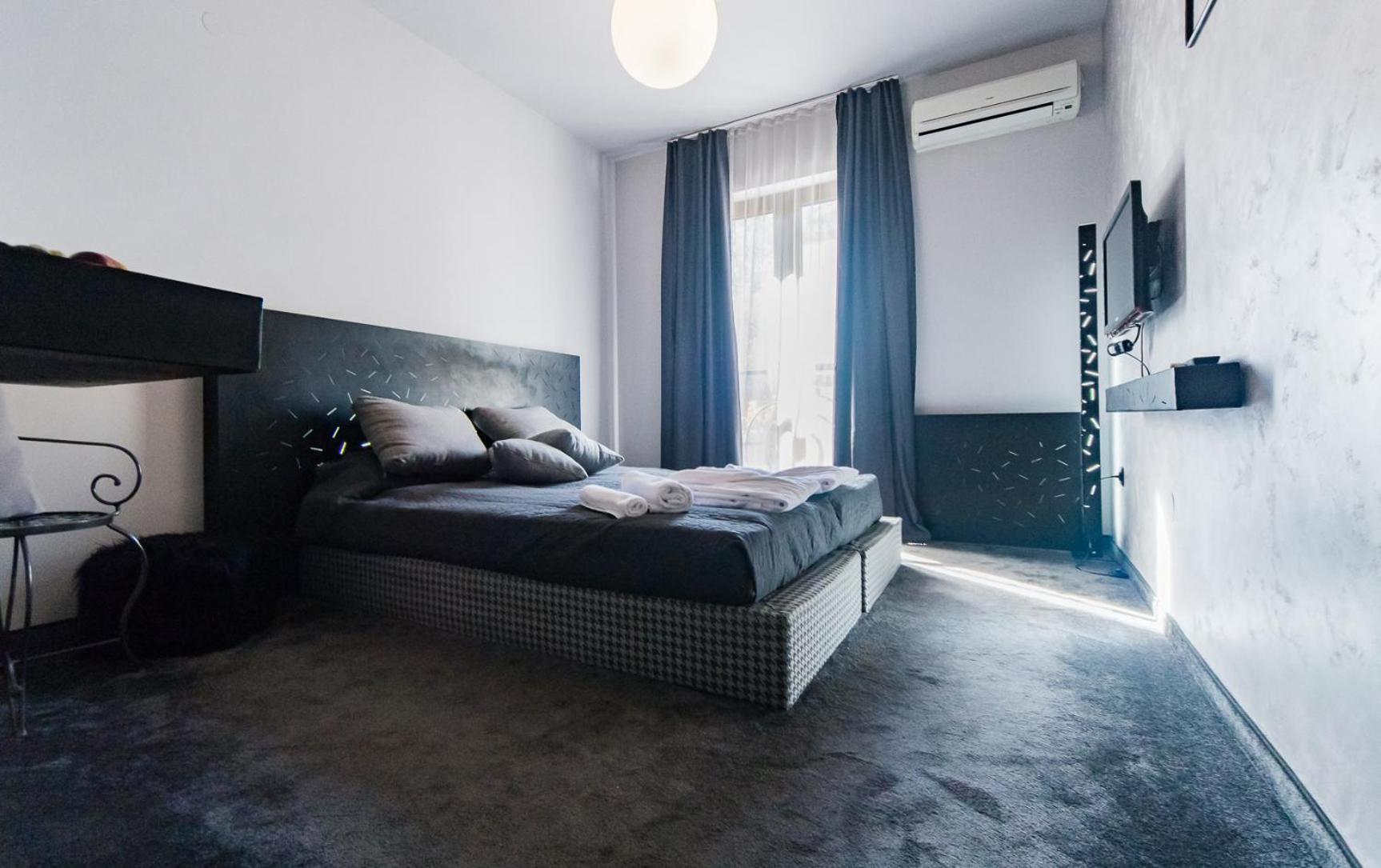 Twin Room with Mountain View