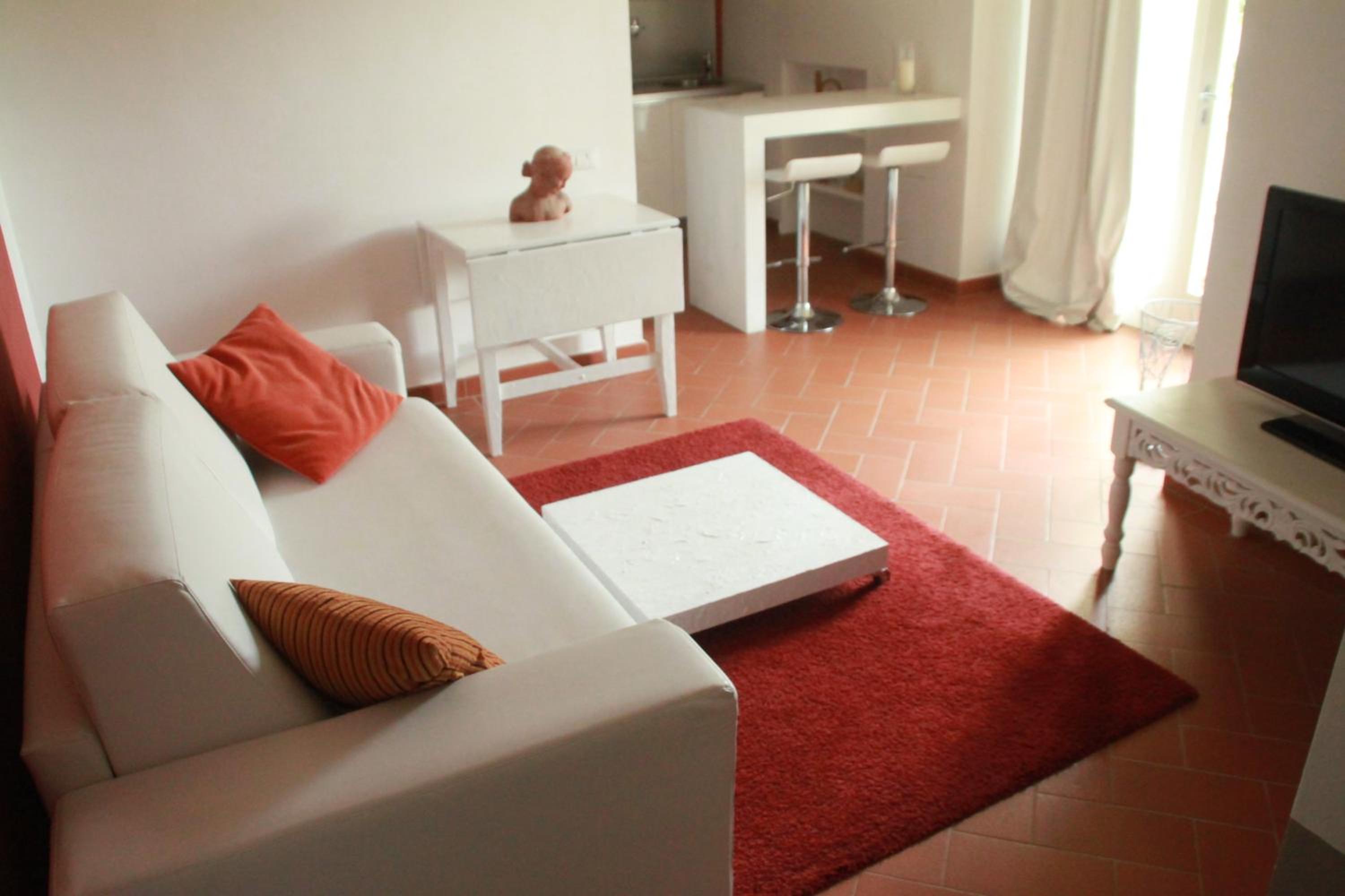 One-Bedroom Apartment - Split Level photo 3