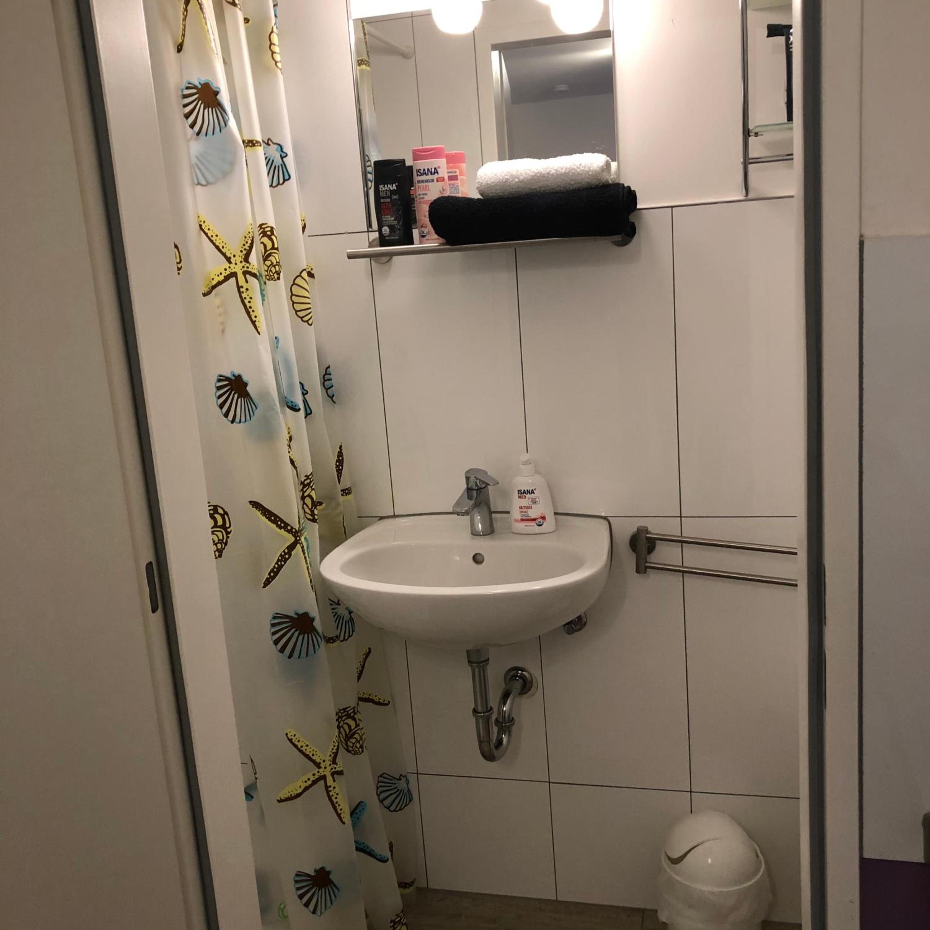 Small Single Room photo 2
