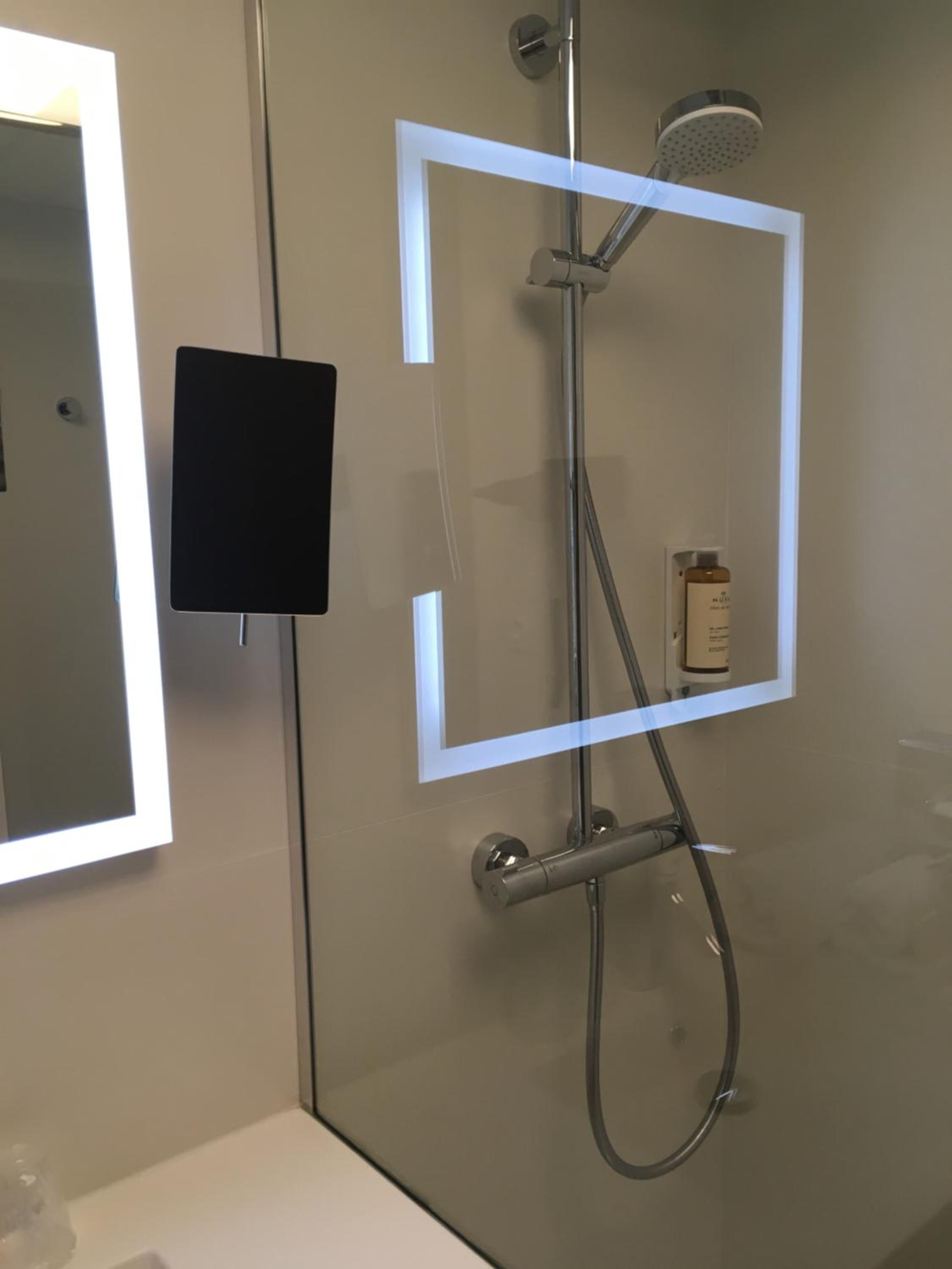Standard Twin Room - Photo 7