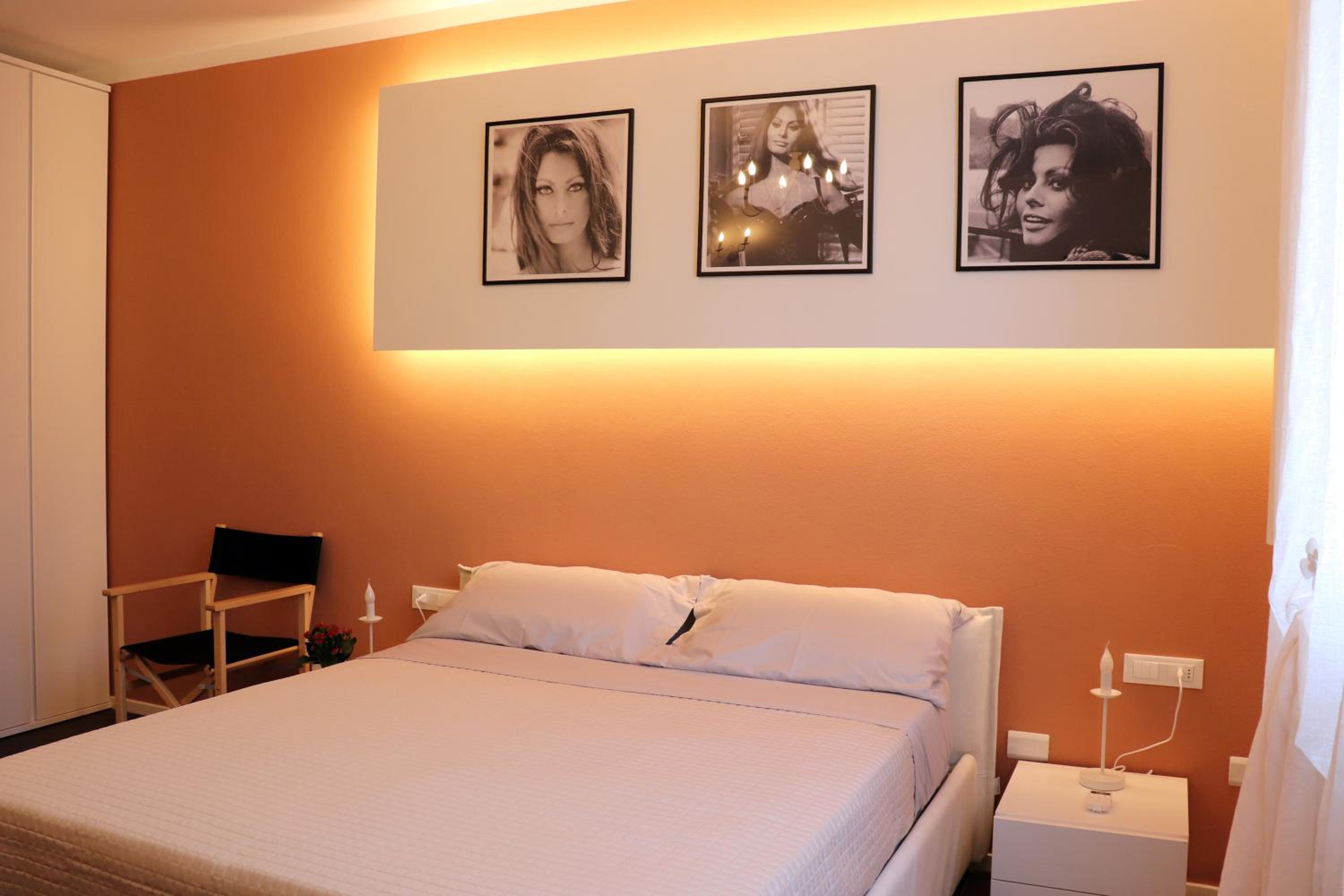 Quadruple Room with Private Bathroom - Photo 18