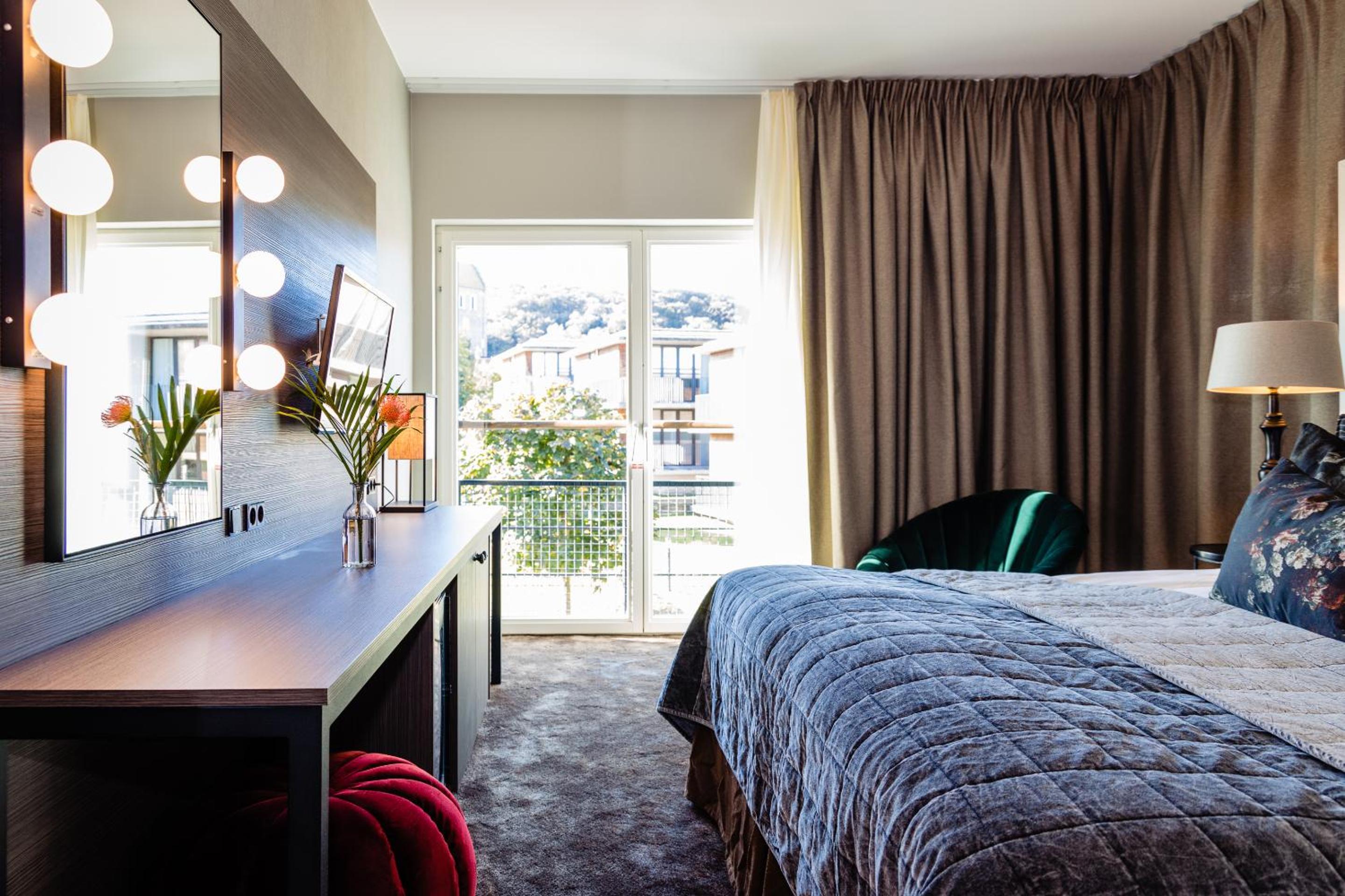 Double Room with Balcony - Separate Building photo 2
