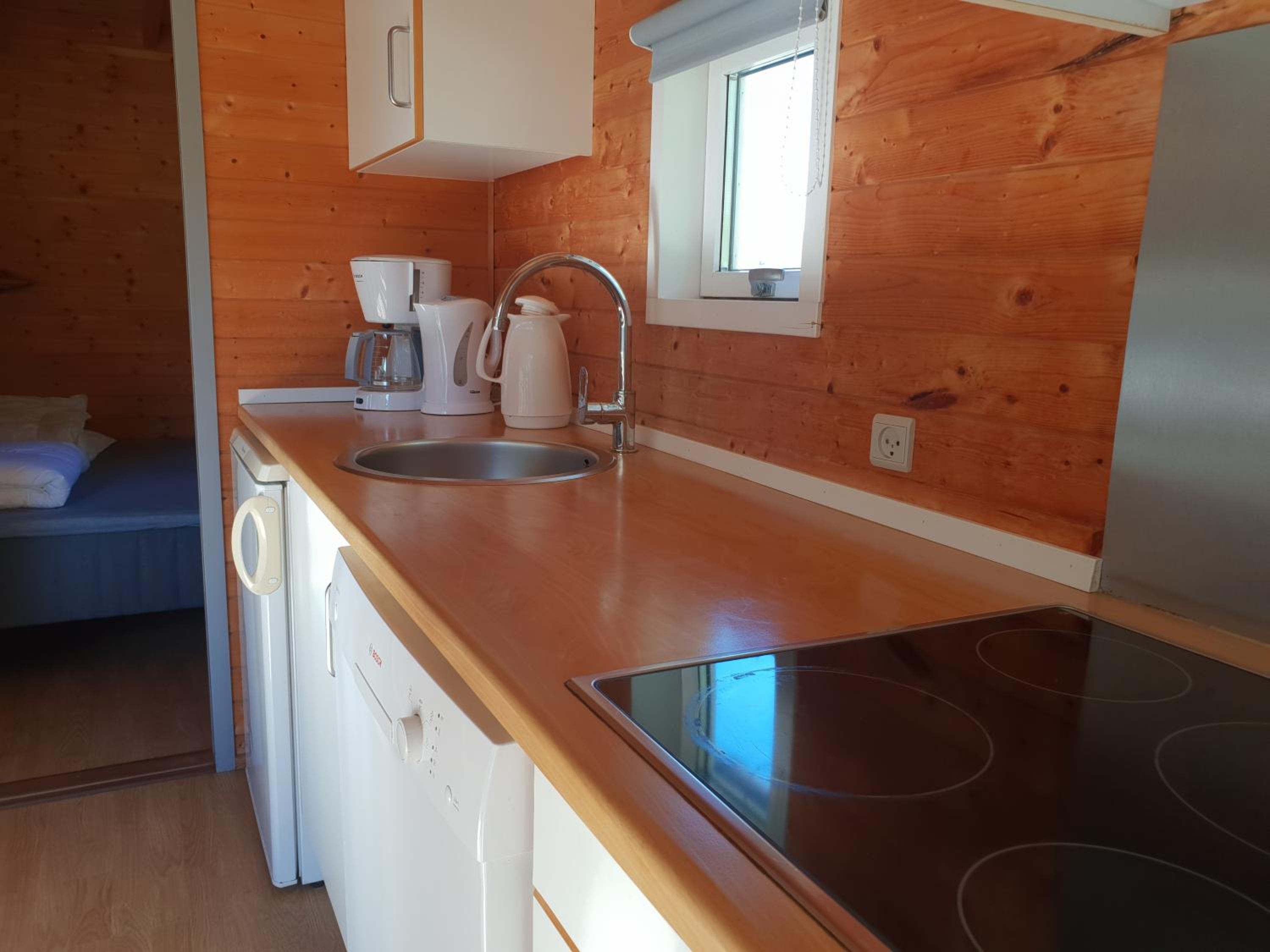 Luxury Cottage with Private Bathroom (6 Adults) photo 2