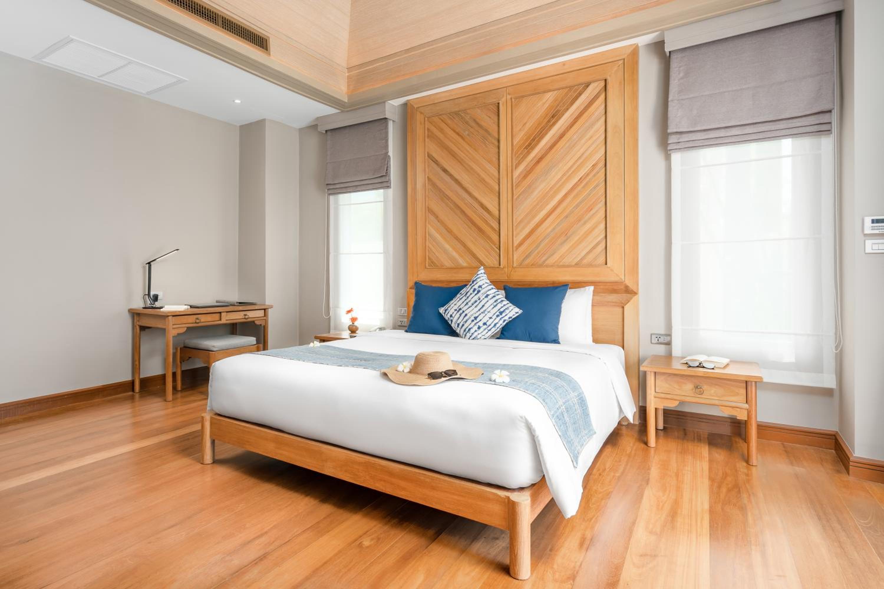 2 Bedrooms Beachfront Pool Villa photo 3