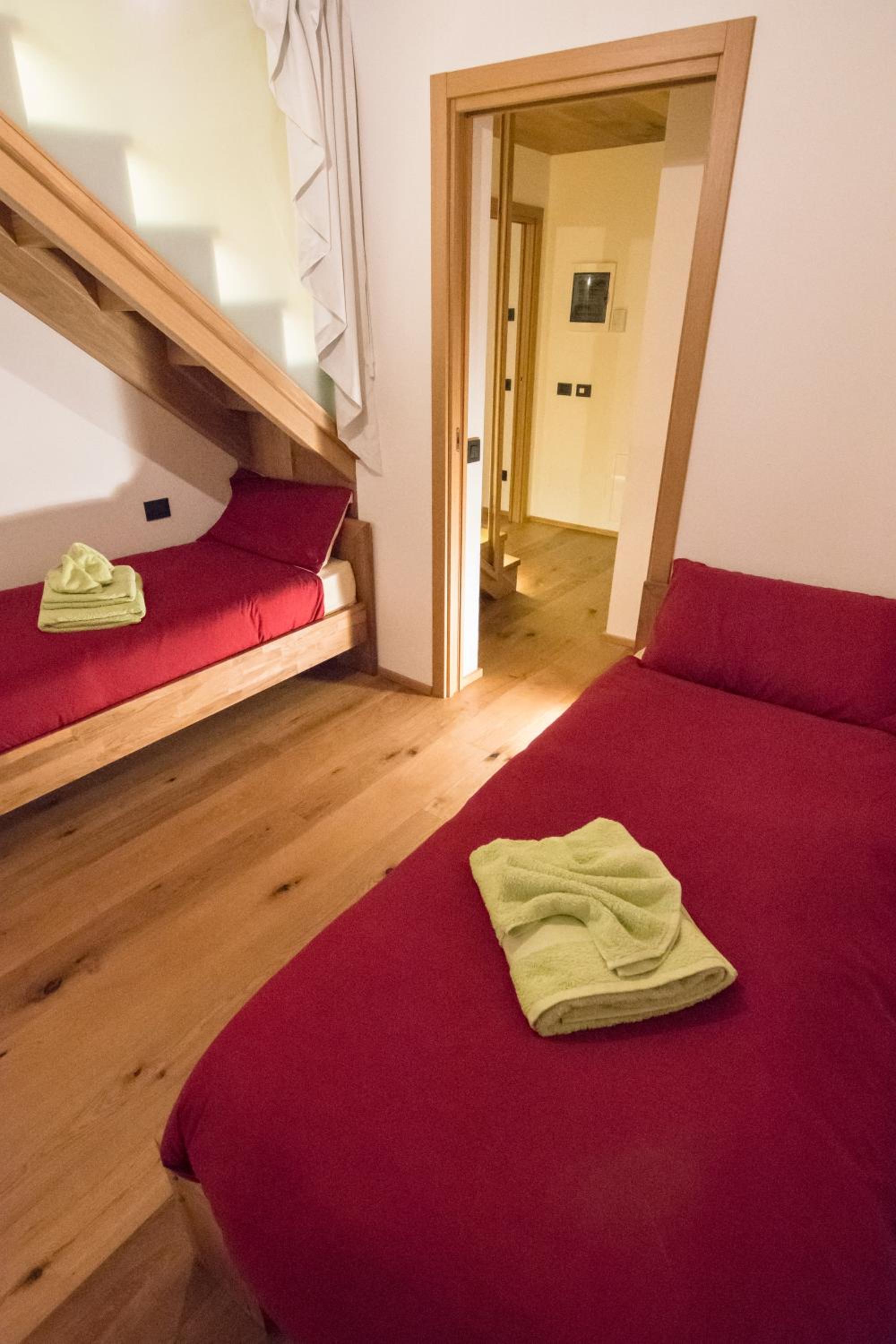 Three-Bedroom Chalet - Photo 7