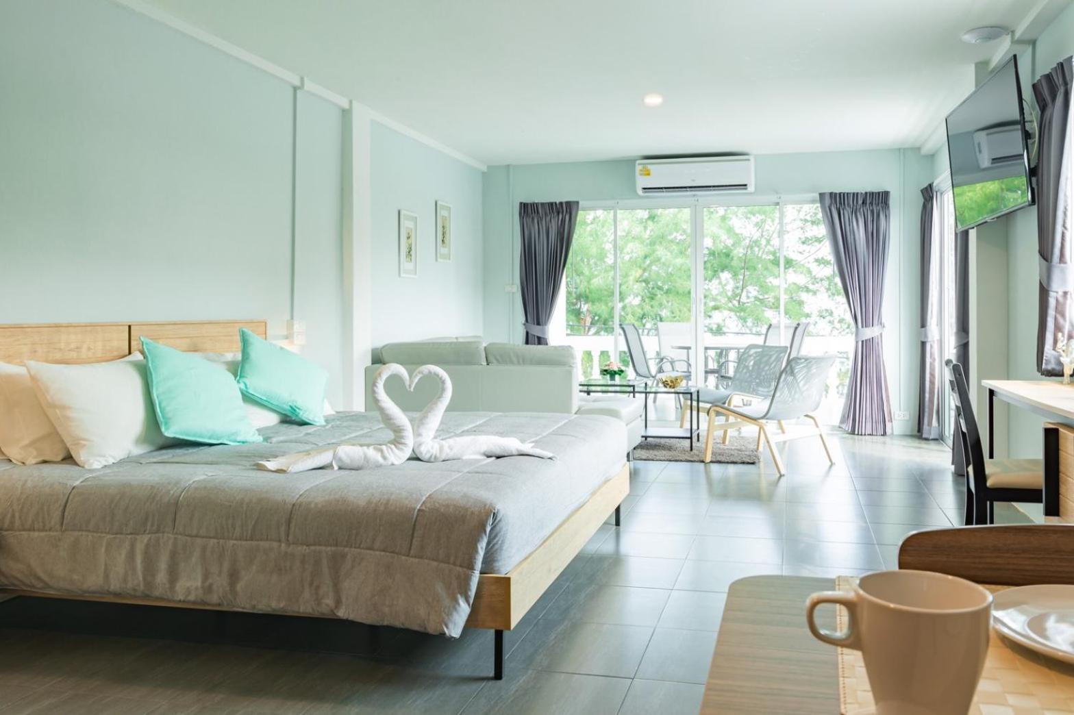 Deluxe Suite with Sea View