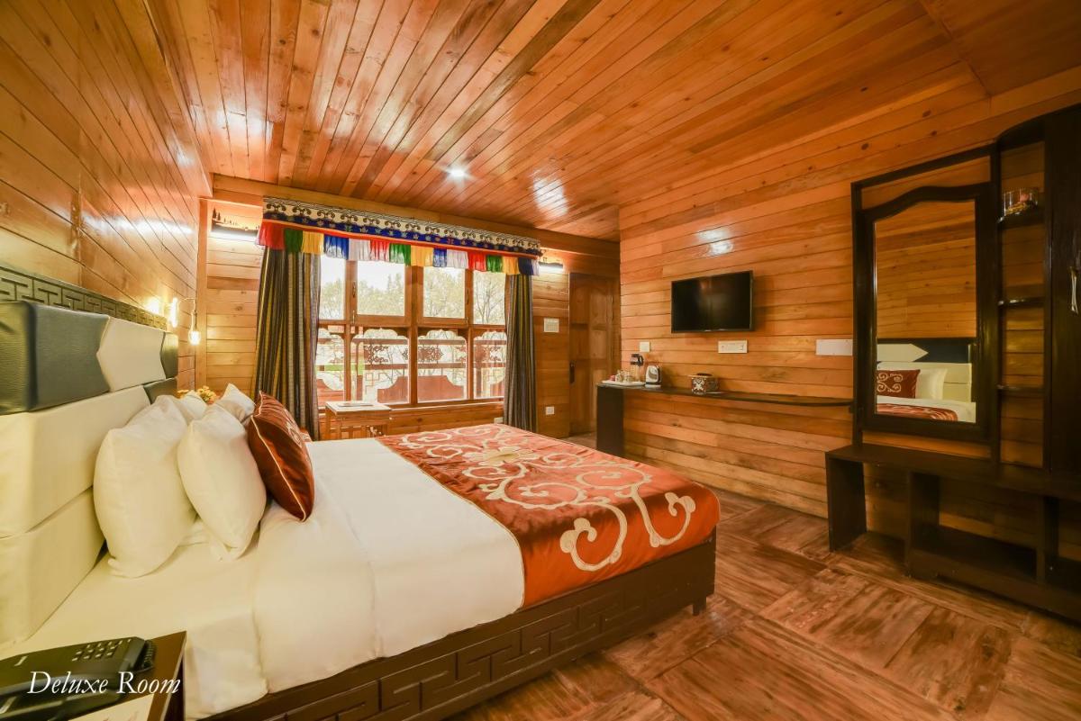 Deluxe Room with Common Balcony photo 1