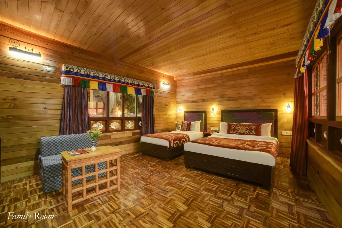 Premium Triple Room with Common Balcony photo 1