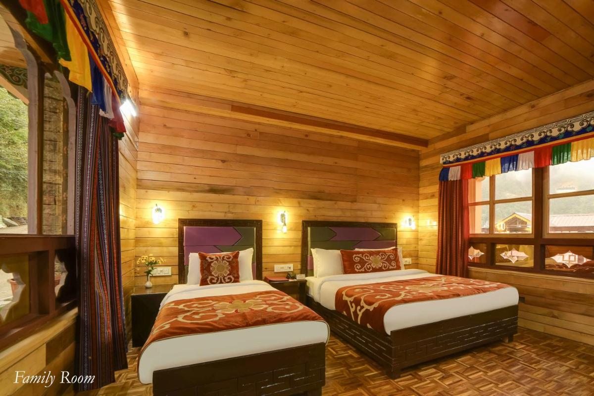 Premium Triple Room with Common Balcony photo 3