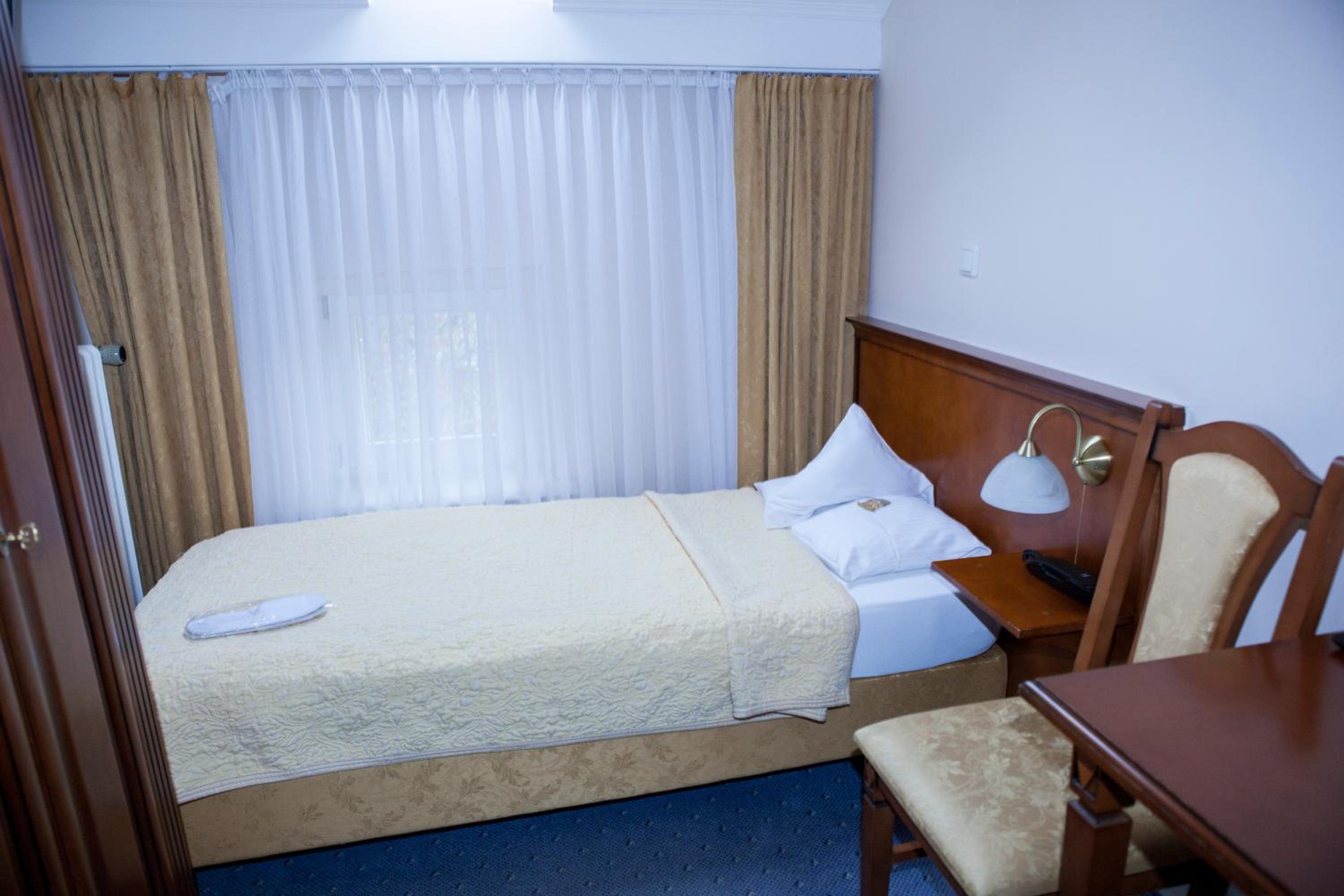 Single Room with Private External Bathroom