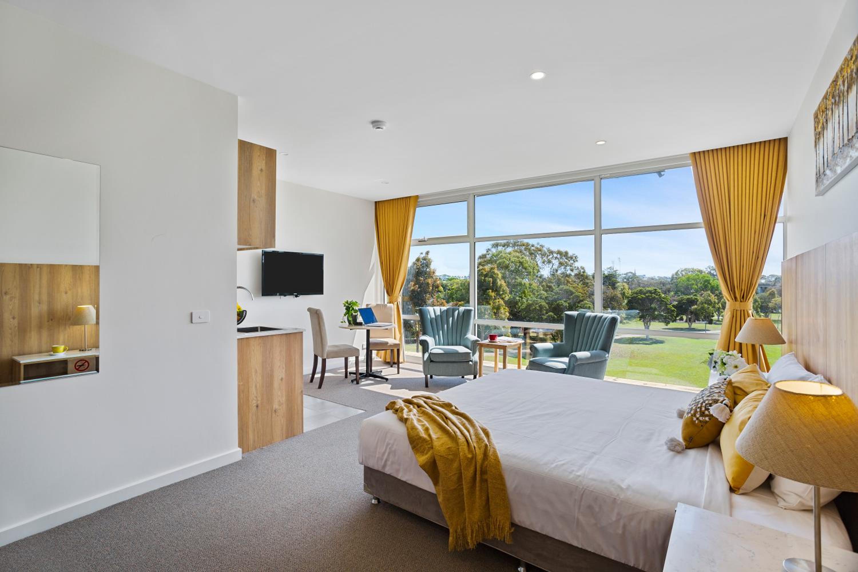 Suite with Spa Bath photo 2