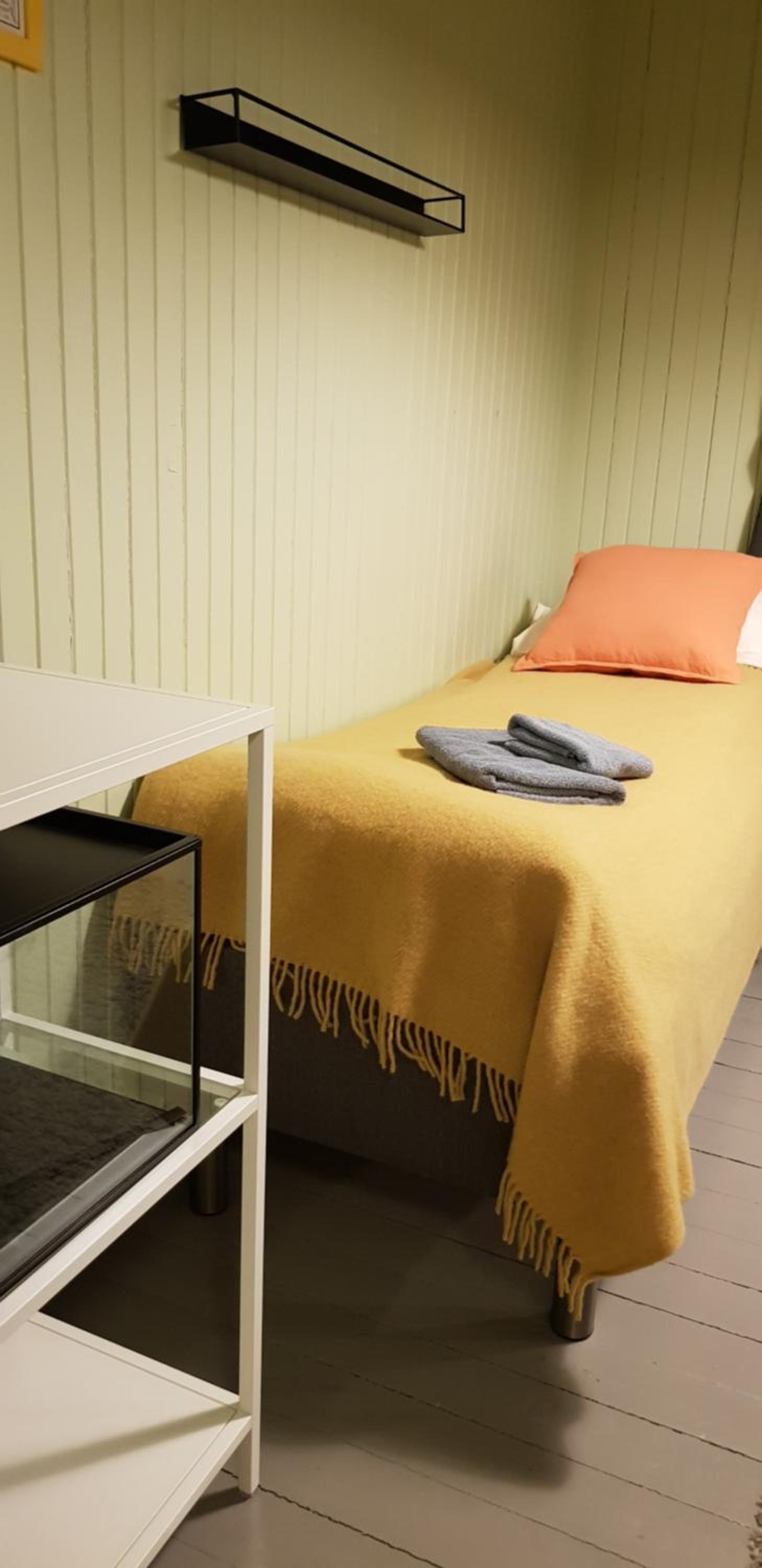 Twin Room with Shared Bathroom photo 2