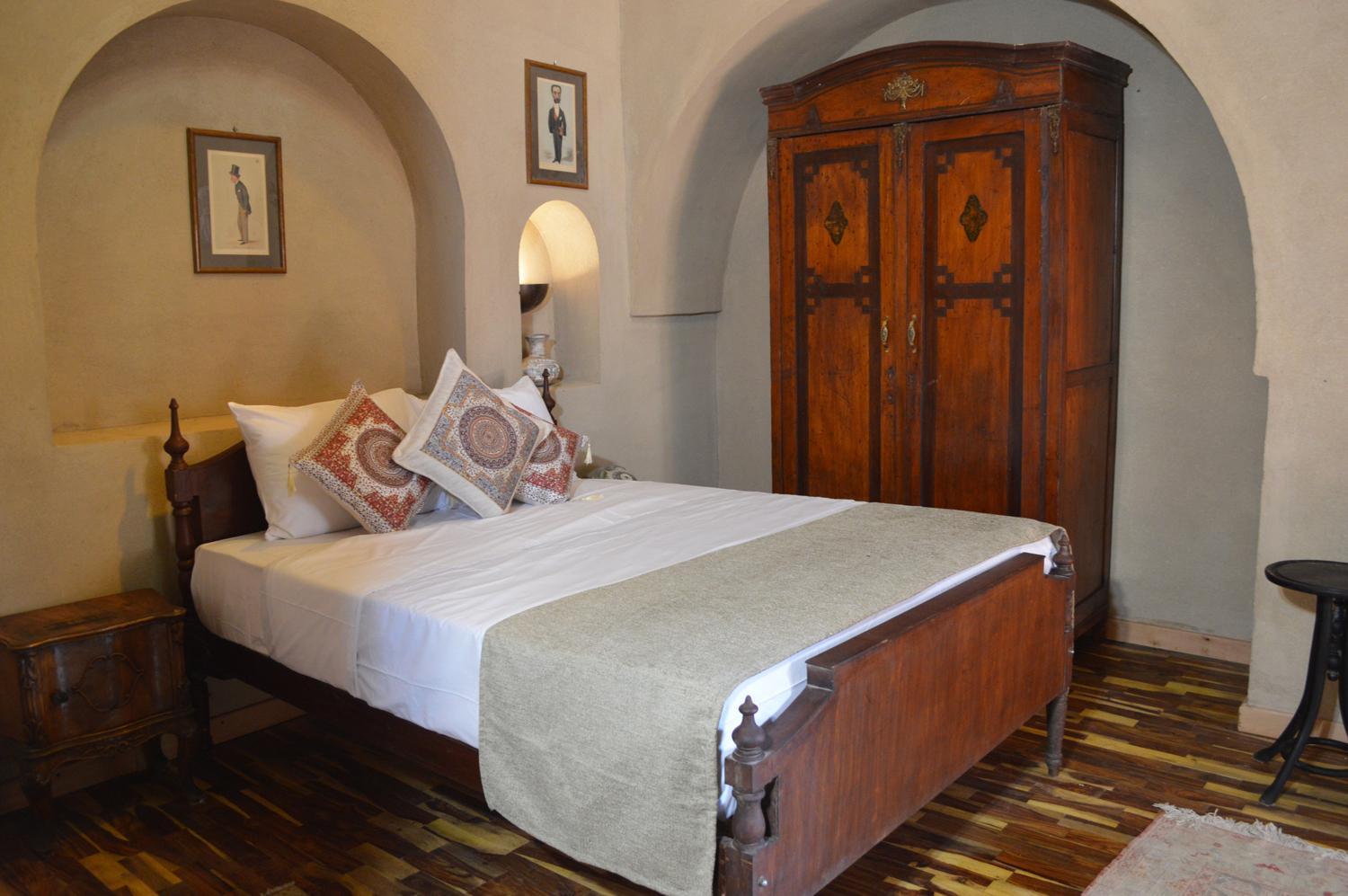 Queen Room with Balcony - Pearl photo 3
