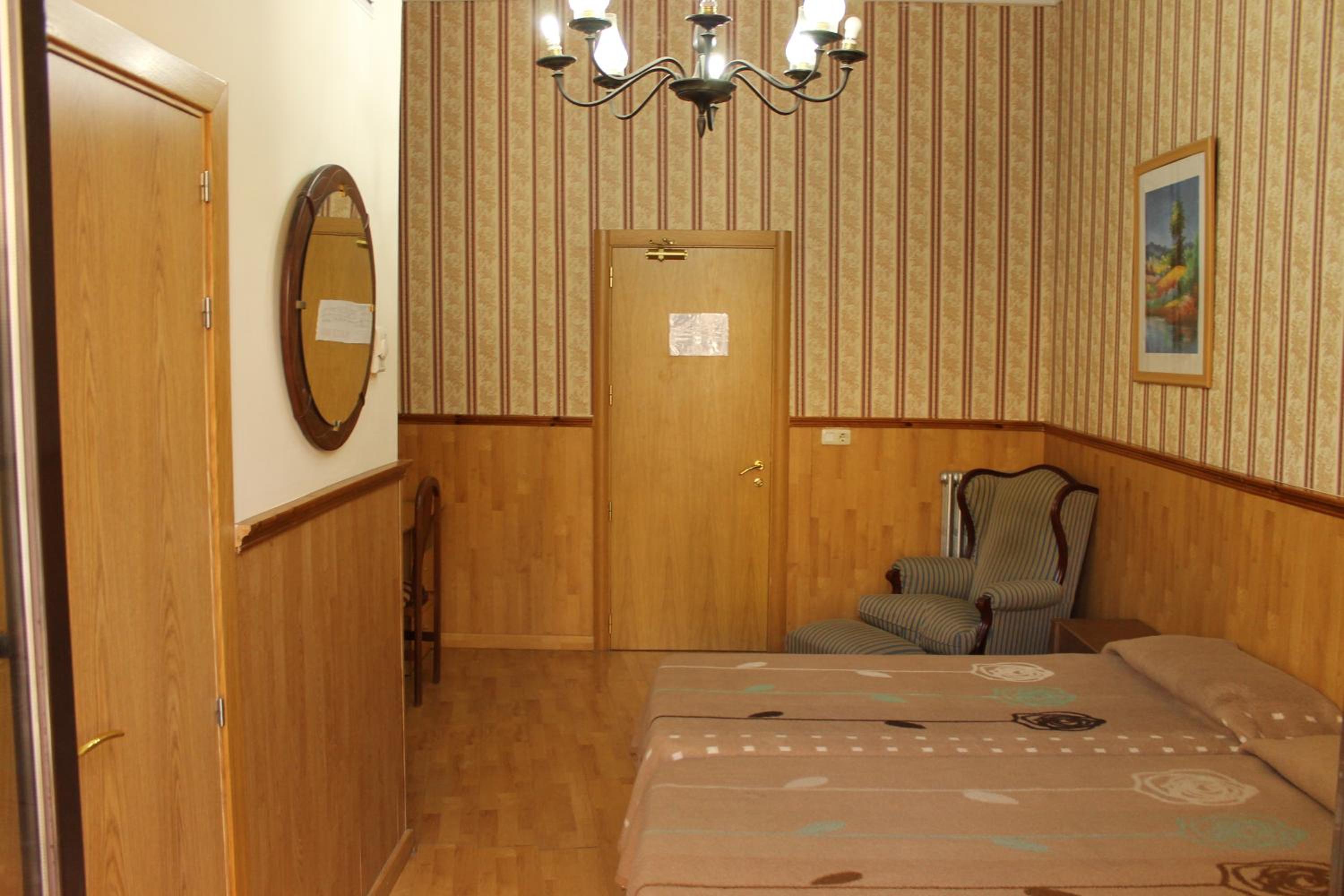 Double Room with Extra Bed with Private Bathroom photo 2