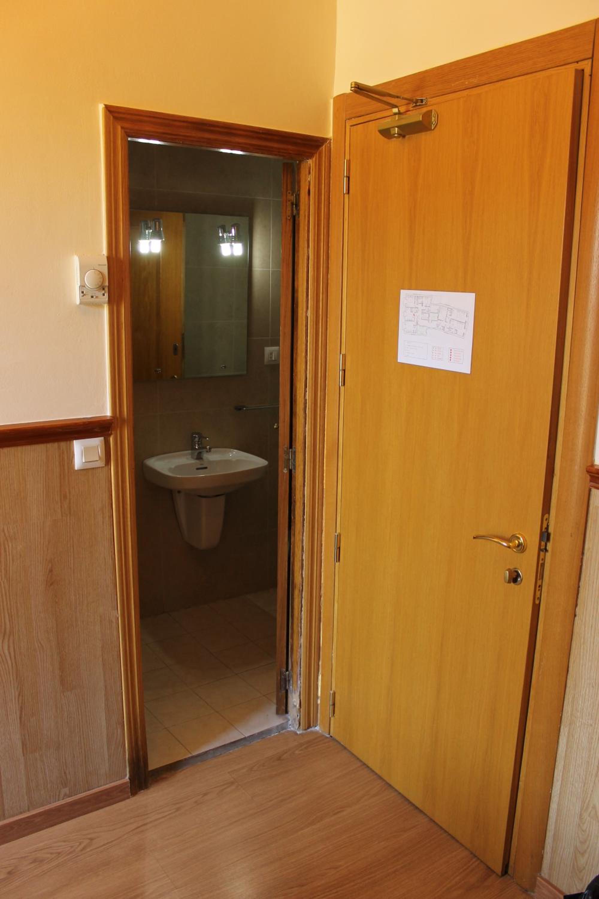 Double Room with Balcony with Private Bathroom photo 2