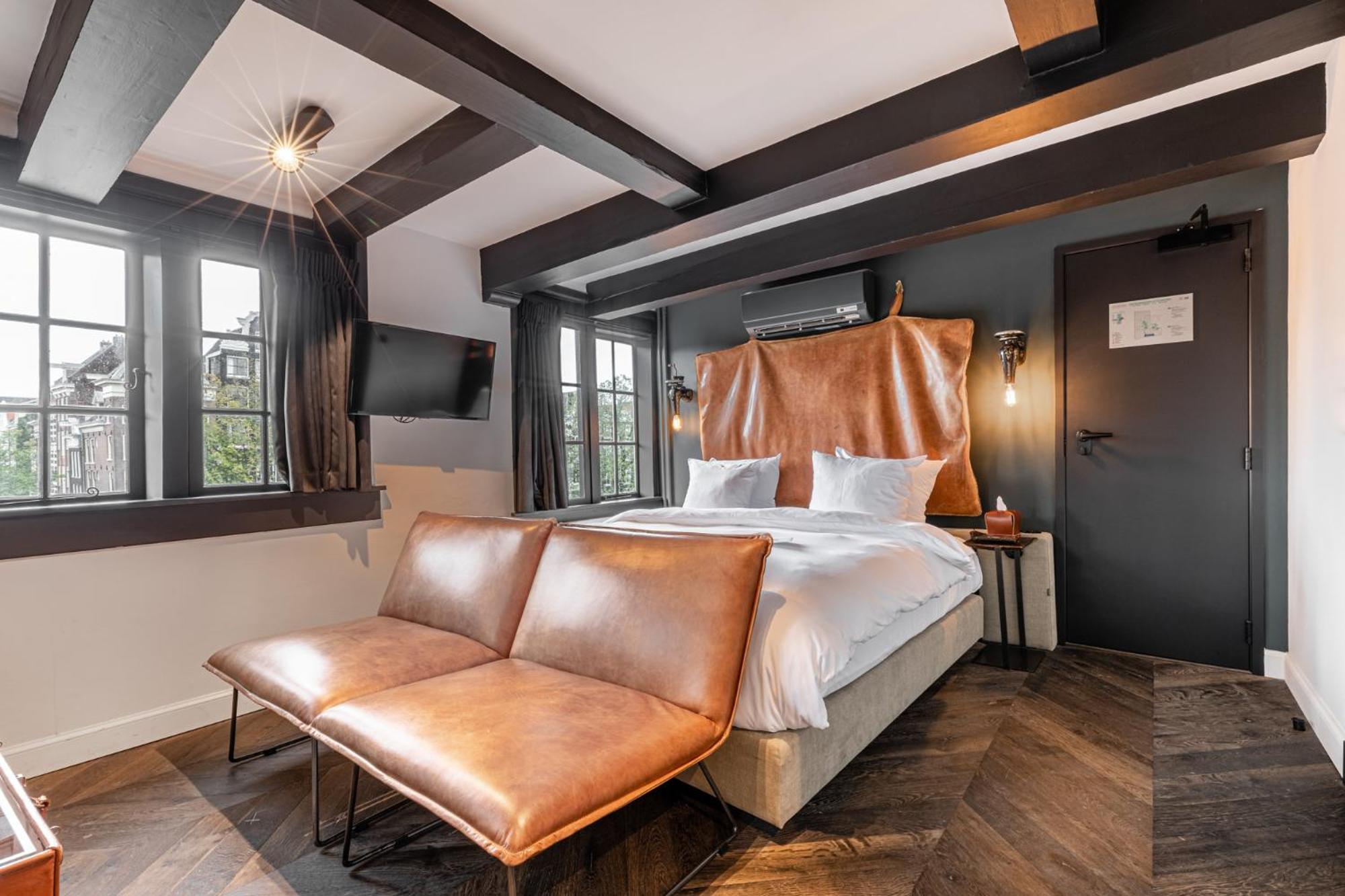 Double Room with canal view:  The Tanner